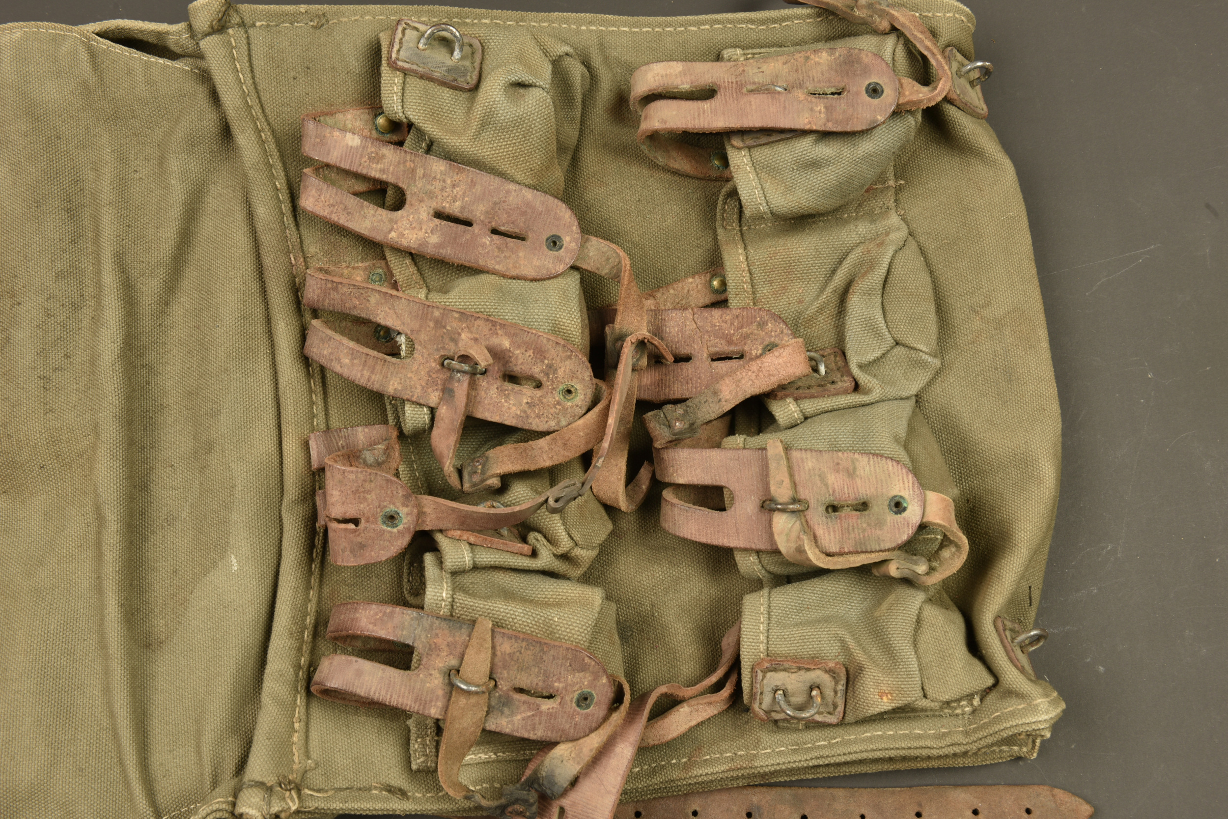 Musette porte grenade française de 1918. French grenade carrying satchel dated 1918 — photo 3