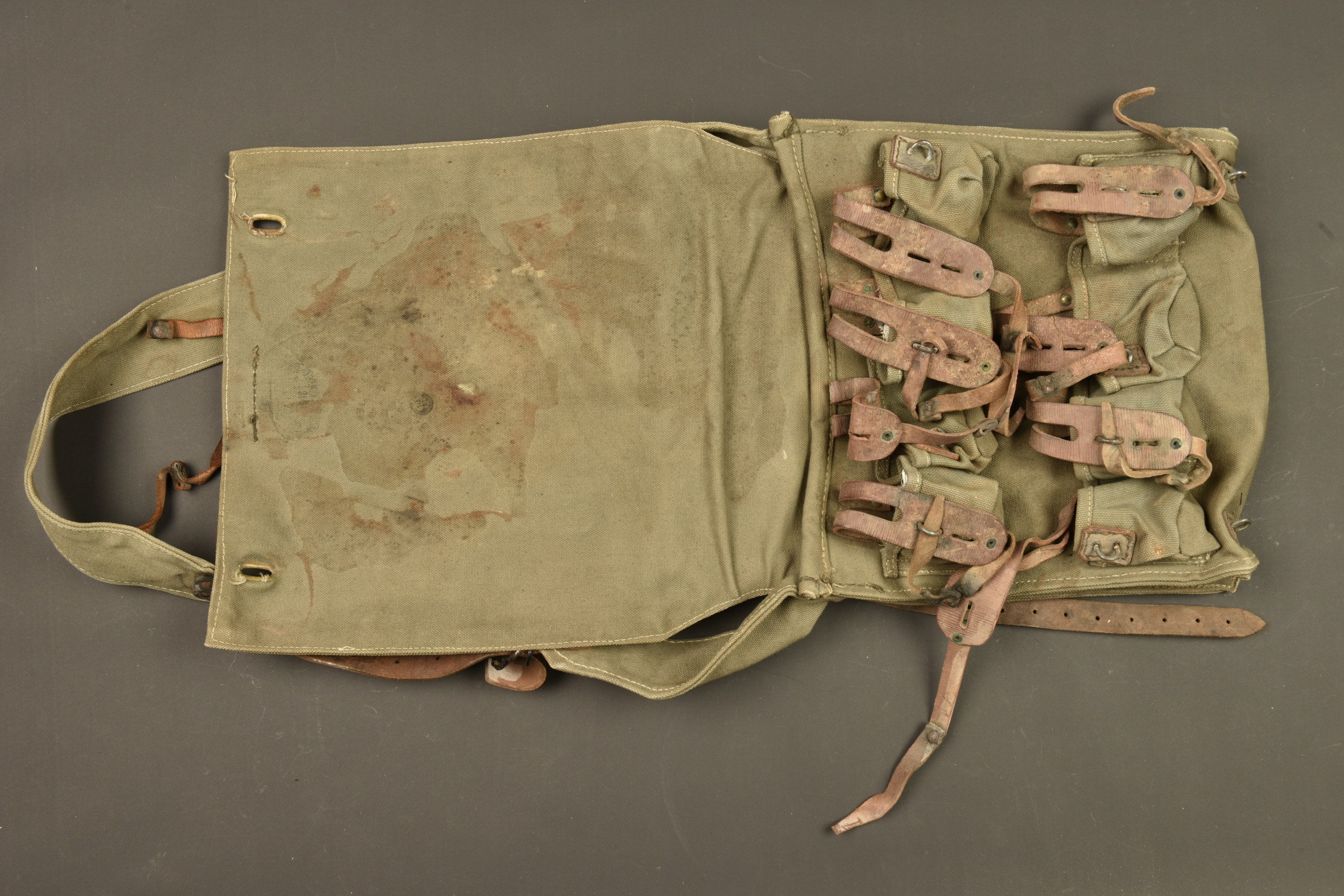 Musette porte grenade française de 1918. French grenade carrying satchel dated 1918 — photo 5