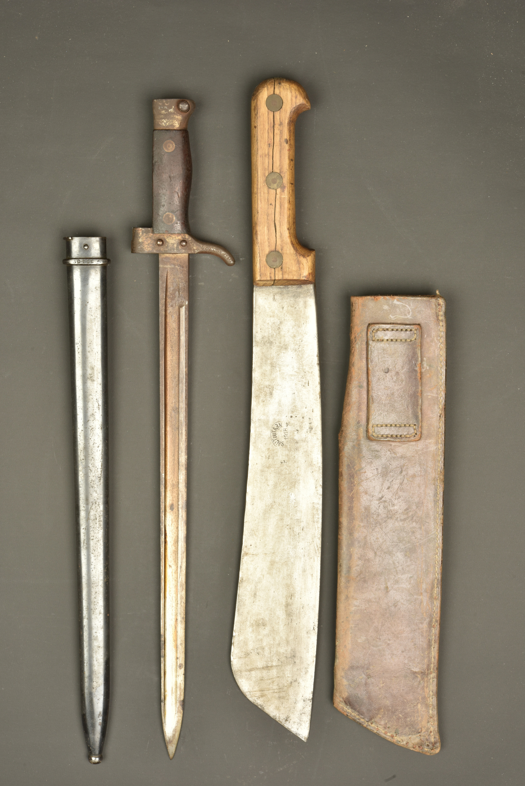 Baionnette Berthier 1892 et machette française. Berthier Model 1892 bayonet and French machete — photo 4