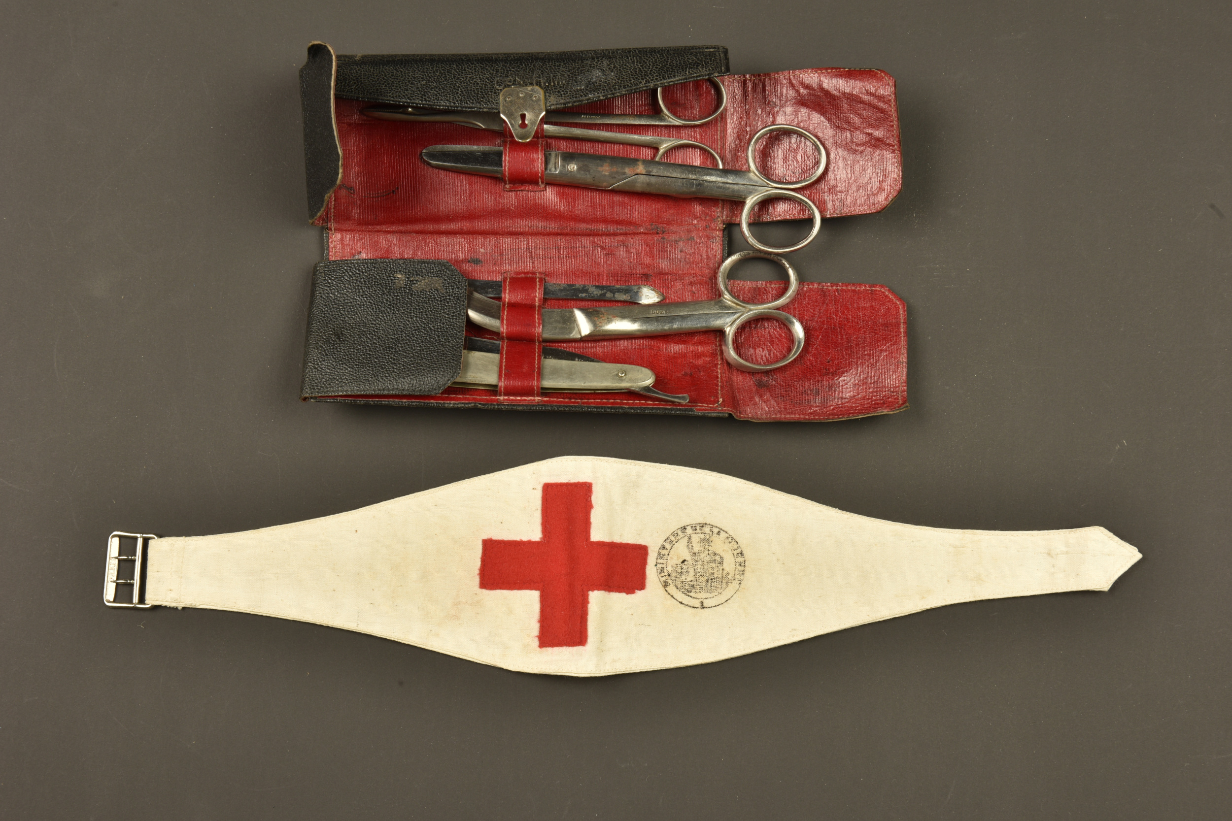Brassard et trousse d'infirmier français. French medic’s armband and medical pouch — photo 7
