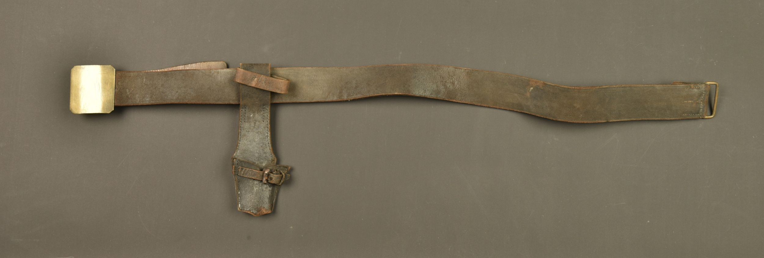 Ceinturon belge avec porte baïonnette. Belgian belt with bayonet frog — photo 1