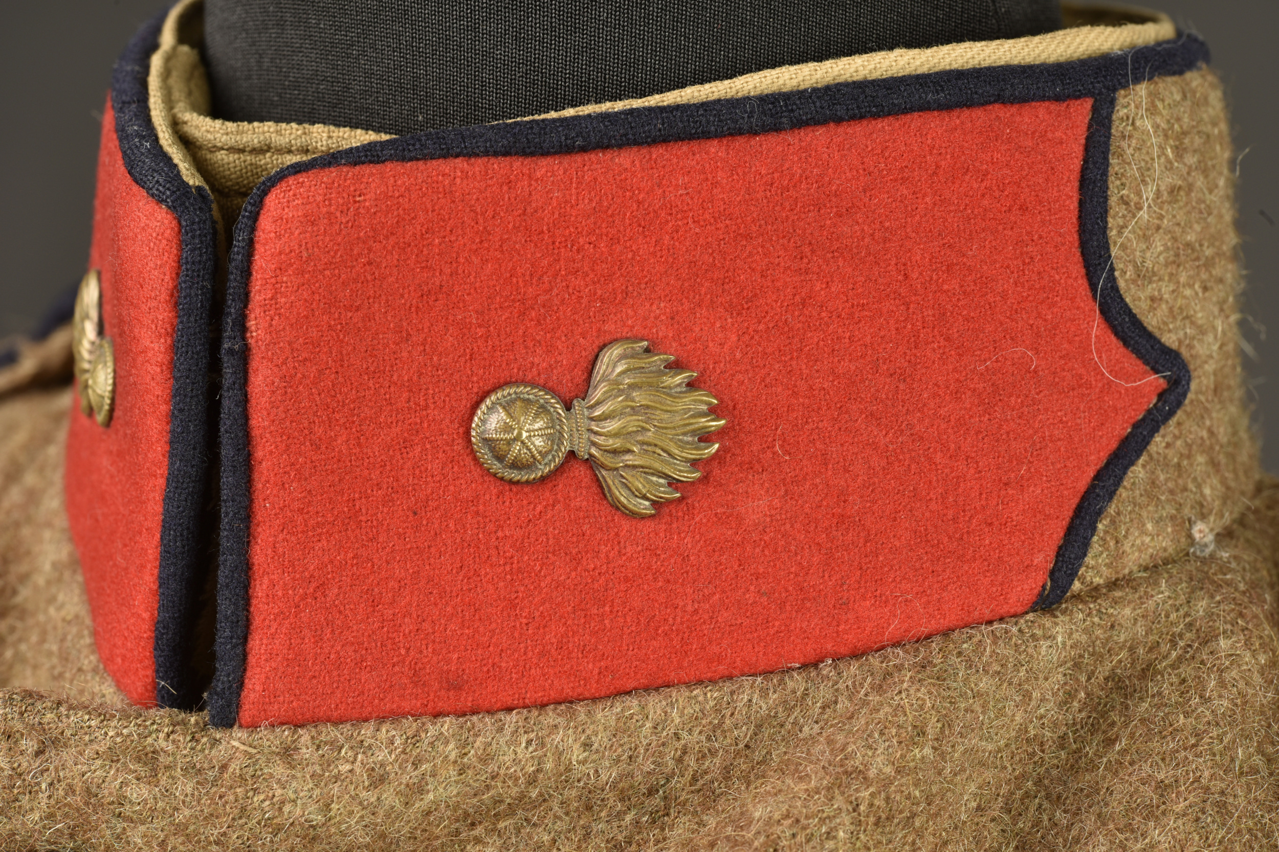 Tunique kaki de grenadier Belge. Belgian Grenadier khaki tunic — photo 6