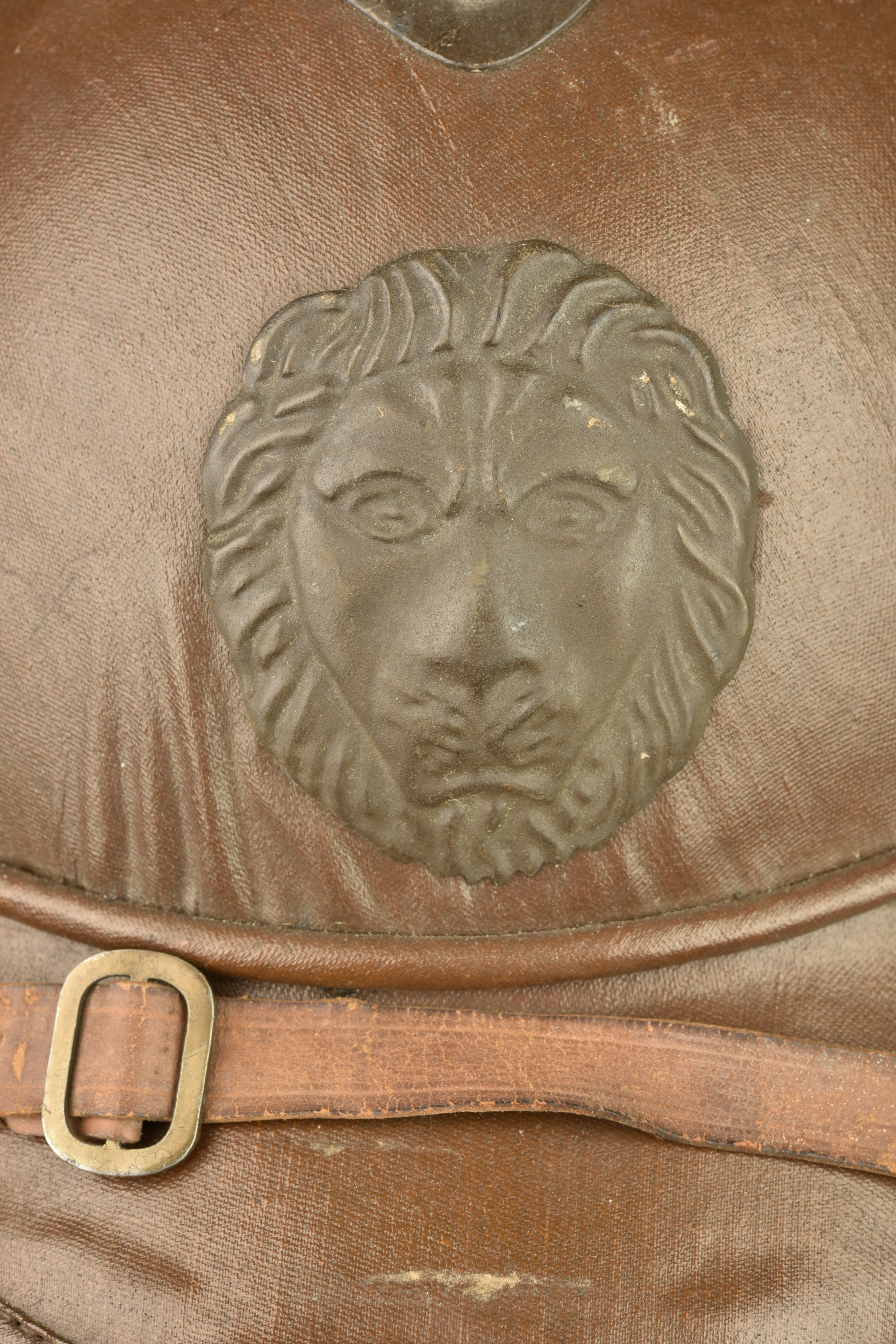 Casque belge en liège recouvert de toile moutarde. Belgian cork helmet covered in mustard canvas — photo 6