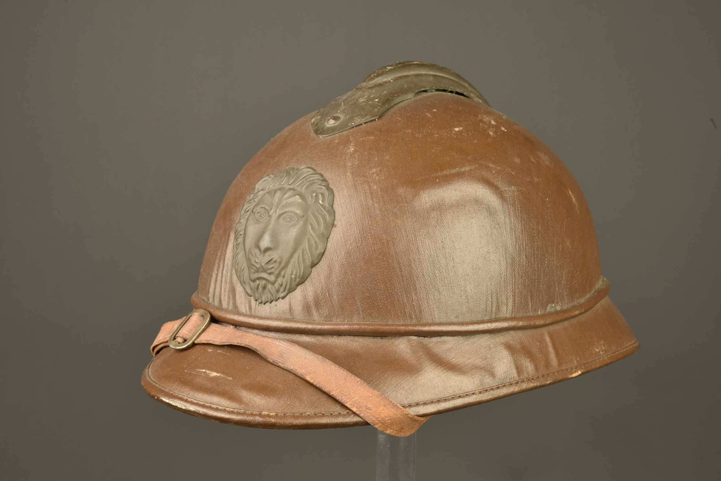 Casque belge en liège recouvert de toile moutarde. Belgian cork helmet covered in mustard canvas — photo 7