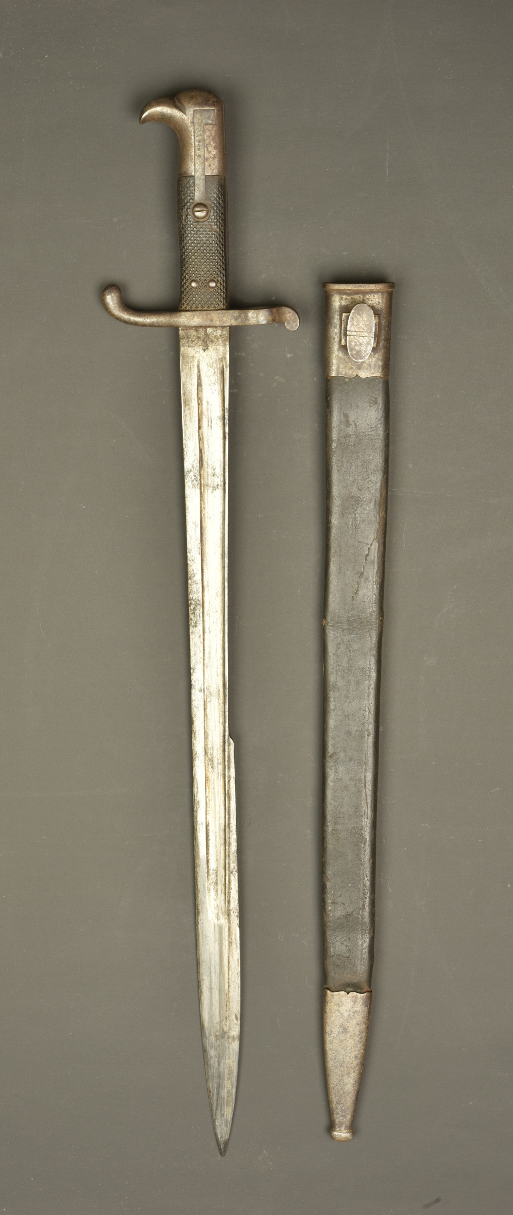 Baïonnette allemande de chasseur type Hirschfanger M1865 régimentée Garde Schutzen. German Jäger bayonet type Hirschfänger Model 1865 regimentally marked to the Garde Schützen — photo 1
