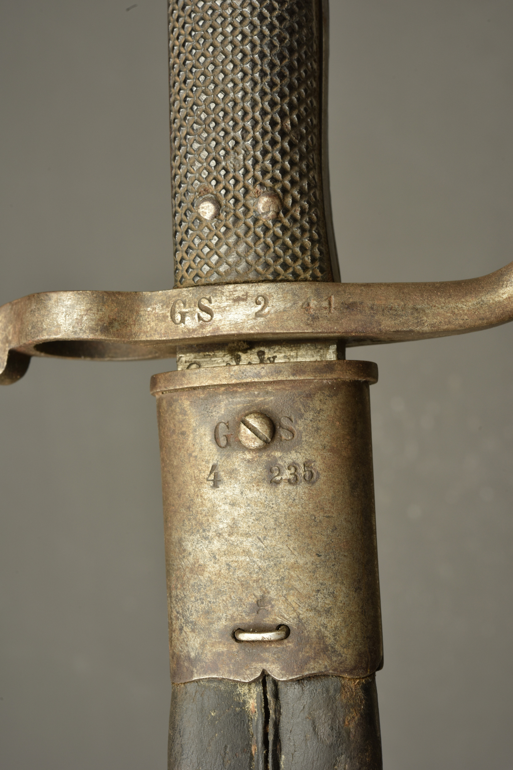Baïonnette allemande de chasseur type Hirschfanger M1865 régimentée Garde Schutzen. German Jäger bayonet type Hirschfänger Model 1865 regimentally marked to the Garde Schützen — photo 2