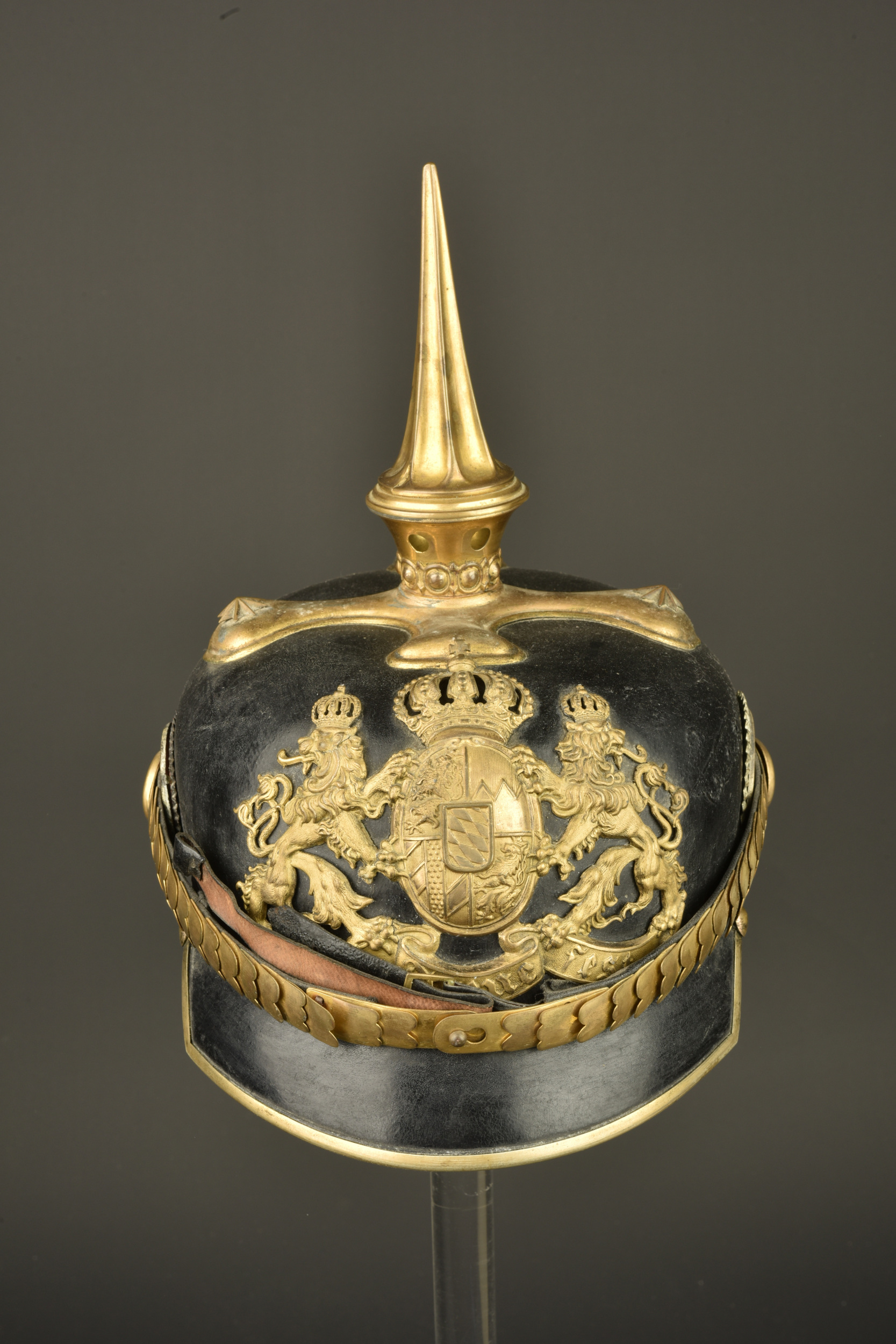 Casque à pointe d'officier bavarois. Bavarian officer’s pickelhaube — photo 1