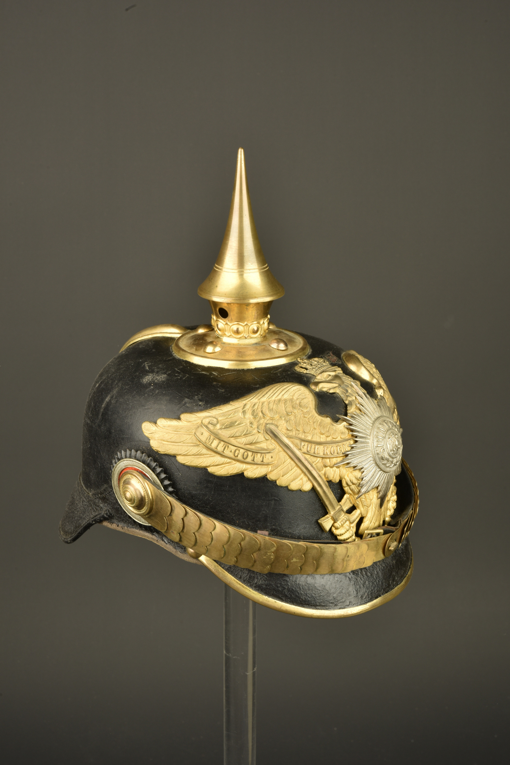 Casque à pointe d'un sous officier supérieur de la Garde. Pickelhaube of a senior NCO of the Guard — photo 15
