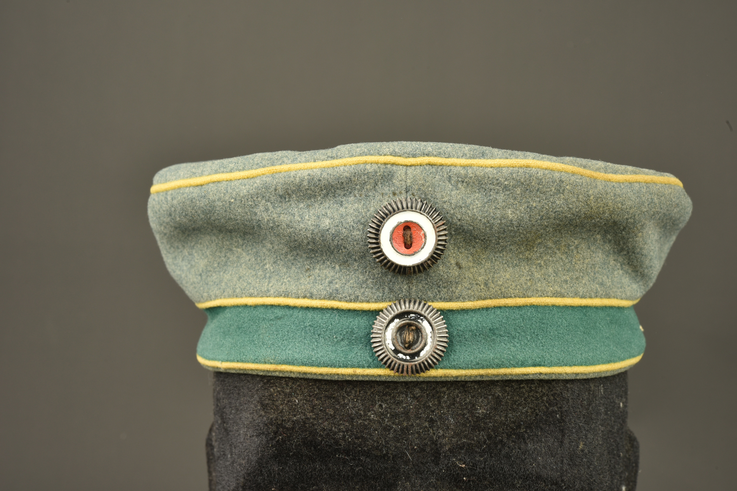 Mutze troupe d'un sous officier du Jager zu Pferde Regiment Nr 1. Enlisted visor cap of an NCO from Jäger zu Pferde Regiment Nr 1 — photo 1