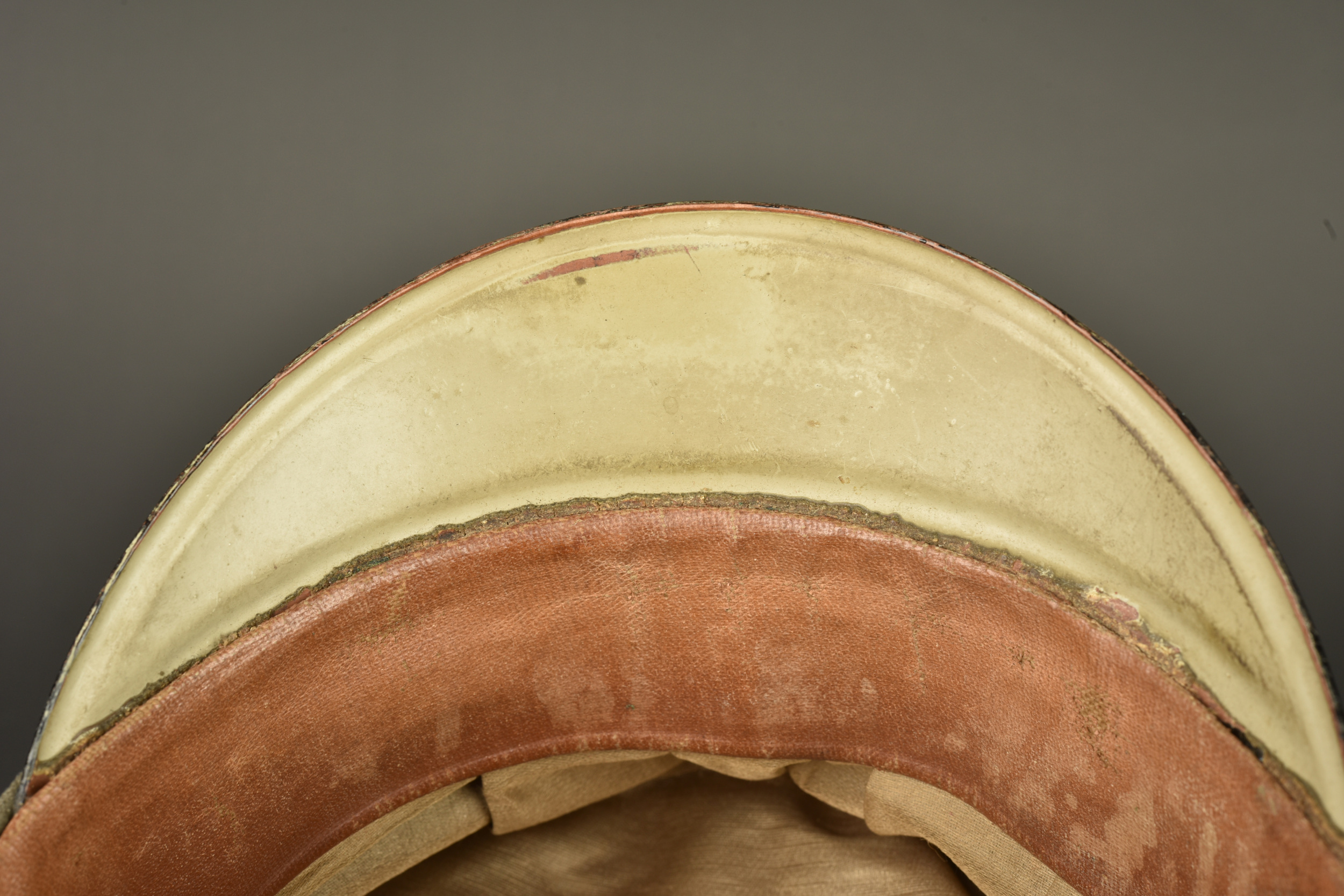 Schirmmutze feldgrau M1910 d'officier prussien. Model 1910 feldgrau visor cap of a Prussian officer — photo 2