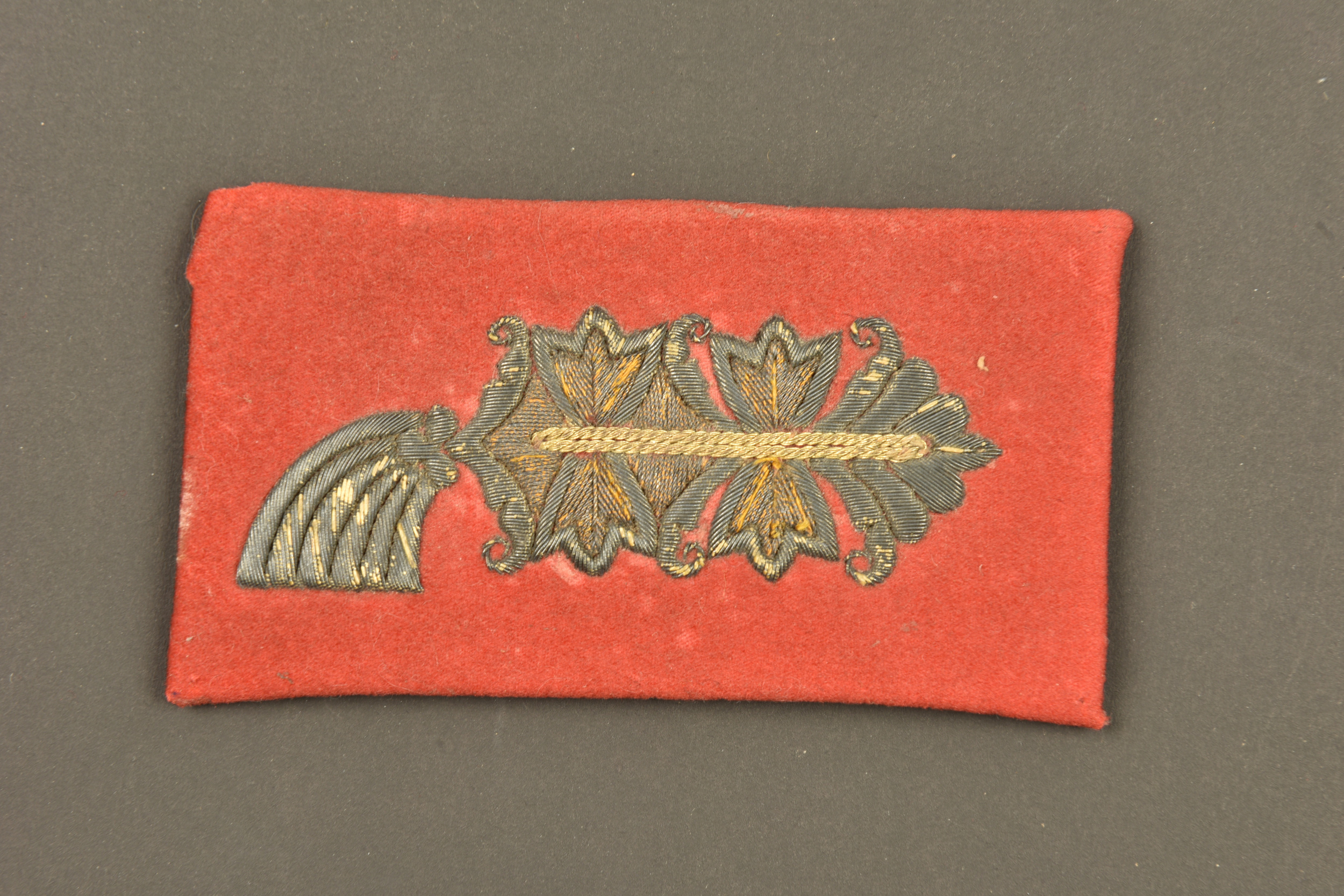 Epaulette et patte de col d'officier général allemand. Shoulder board and collar tab of a German general officer — photo 2