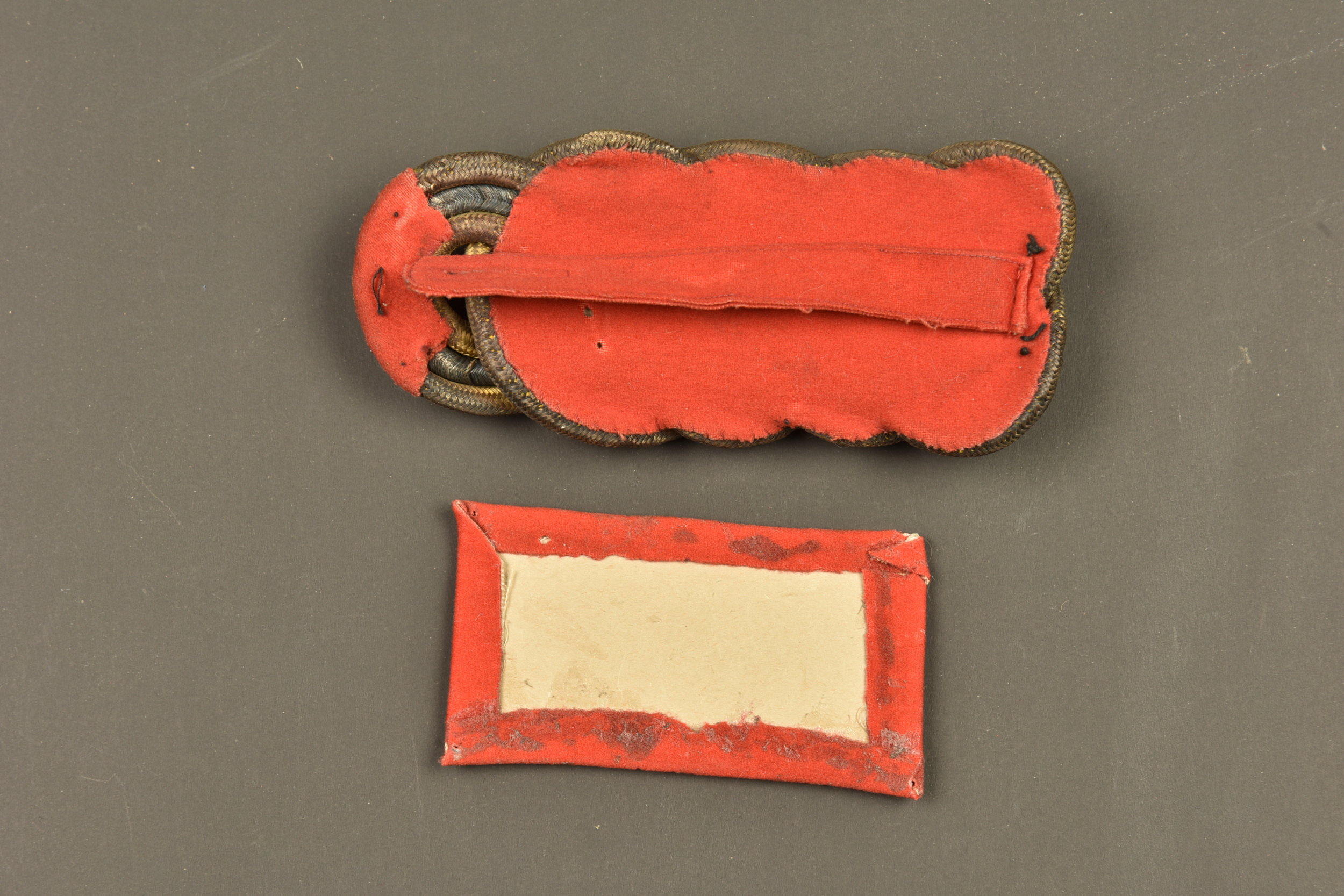 Epaulette et patte de col d'officier général allemand. Shoulder board and collar tab of a German general officer — photo 4