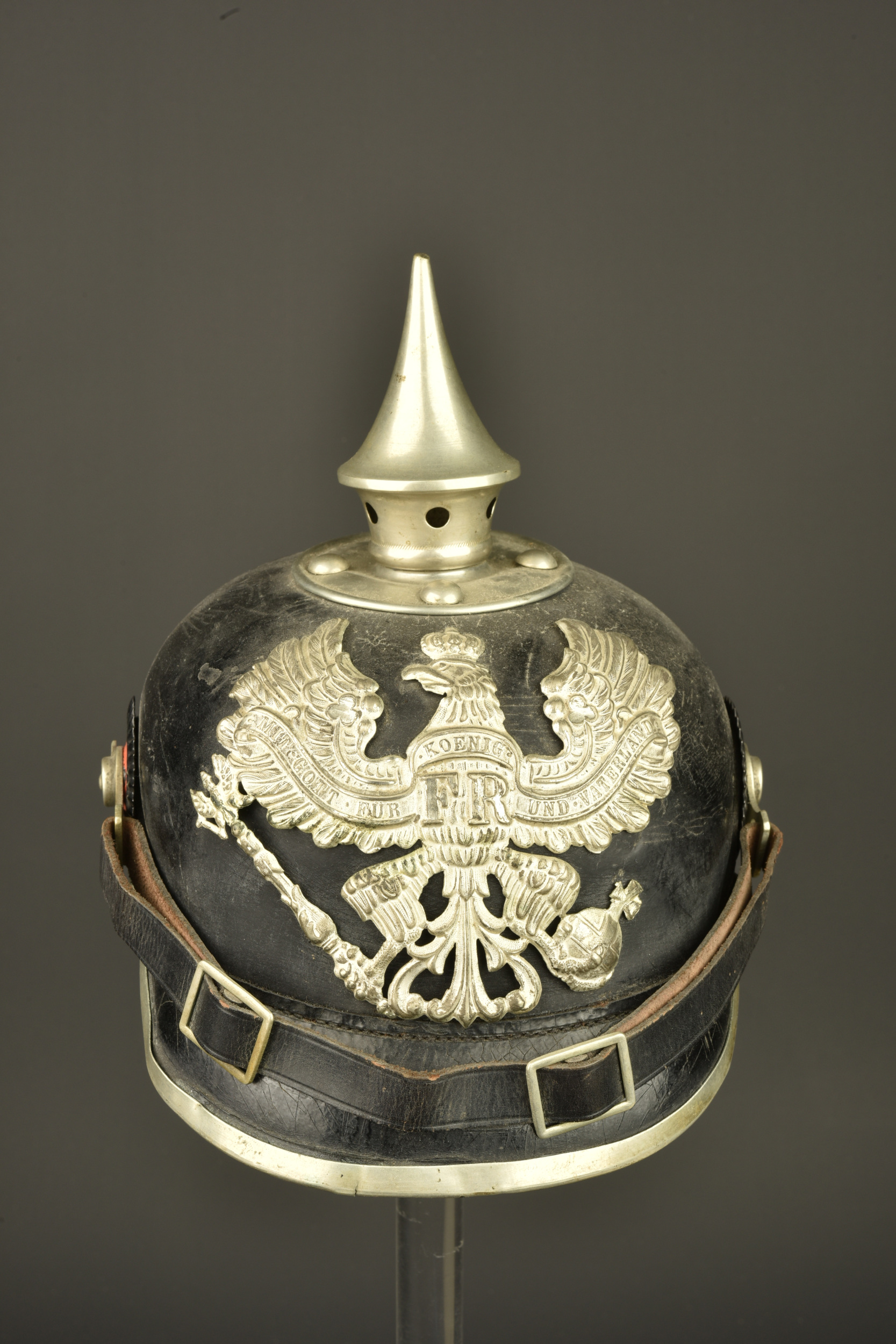 Casque à pointe troupe de Télégraphiste puis Pionnier. Enlisted pickelhaube of a Telegraphist later converted for Pioneer troops — photo 1