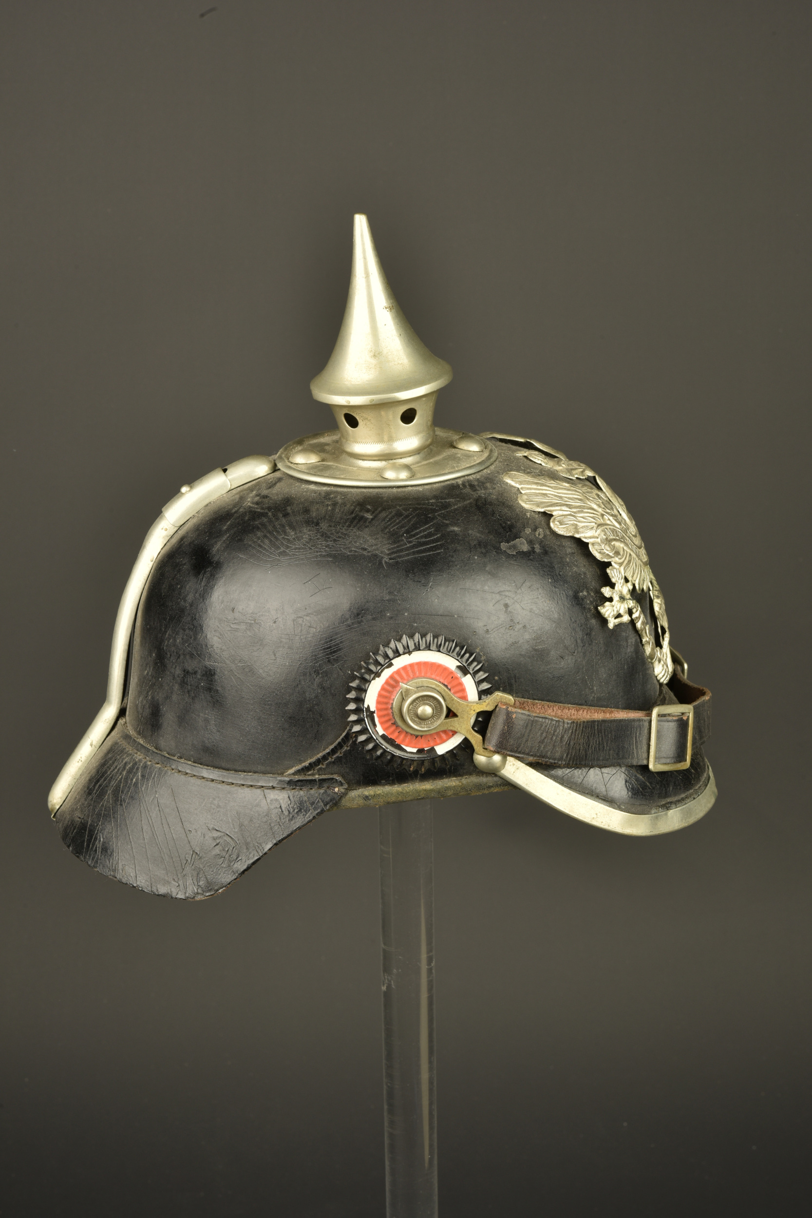 Casque à pointe troupe de Télégraphiste puis Pionnier. Enlisted pickelhaube of a Telegraphist later converted for Pioneer troops — photo 9