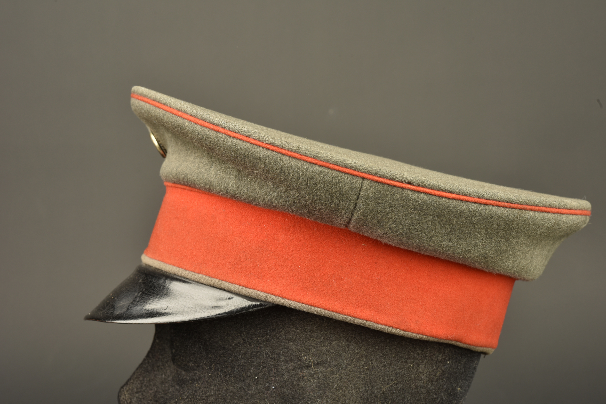 Casquette feldgrau d'officier de réserve d'infanterie de Saxe. Feldgrau visor cap of a Saxon Reserve Infantry officer — photo 7