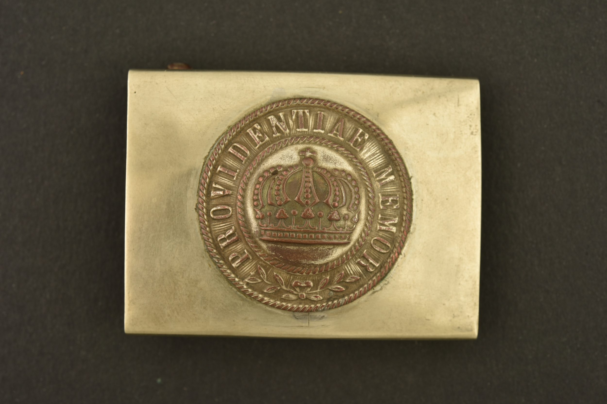 Boucle saxonne couleurs inversées pour 100e Leib Garde ou Jager. Saxon buckle with reversed colours for the 100th Leib Grenadier Regiment or Jäger units — photo 1