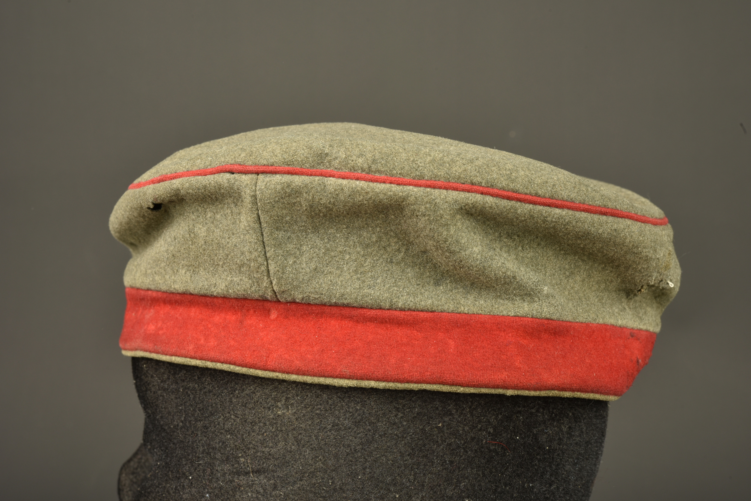 Mutze feldgrau d'un soldat hessois du JR118 avec sa photo. Feldgrau visor cap of a Hessian soldier from Infantry Regiment 118 with his photograph — photo 5