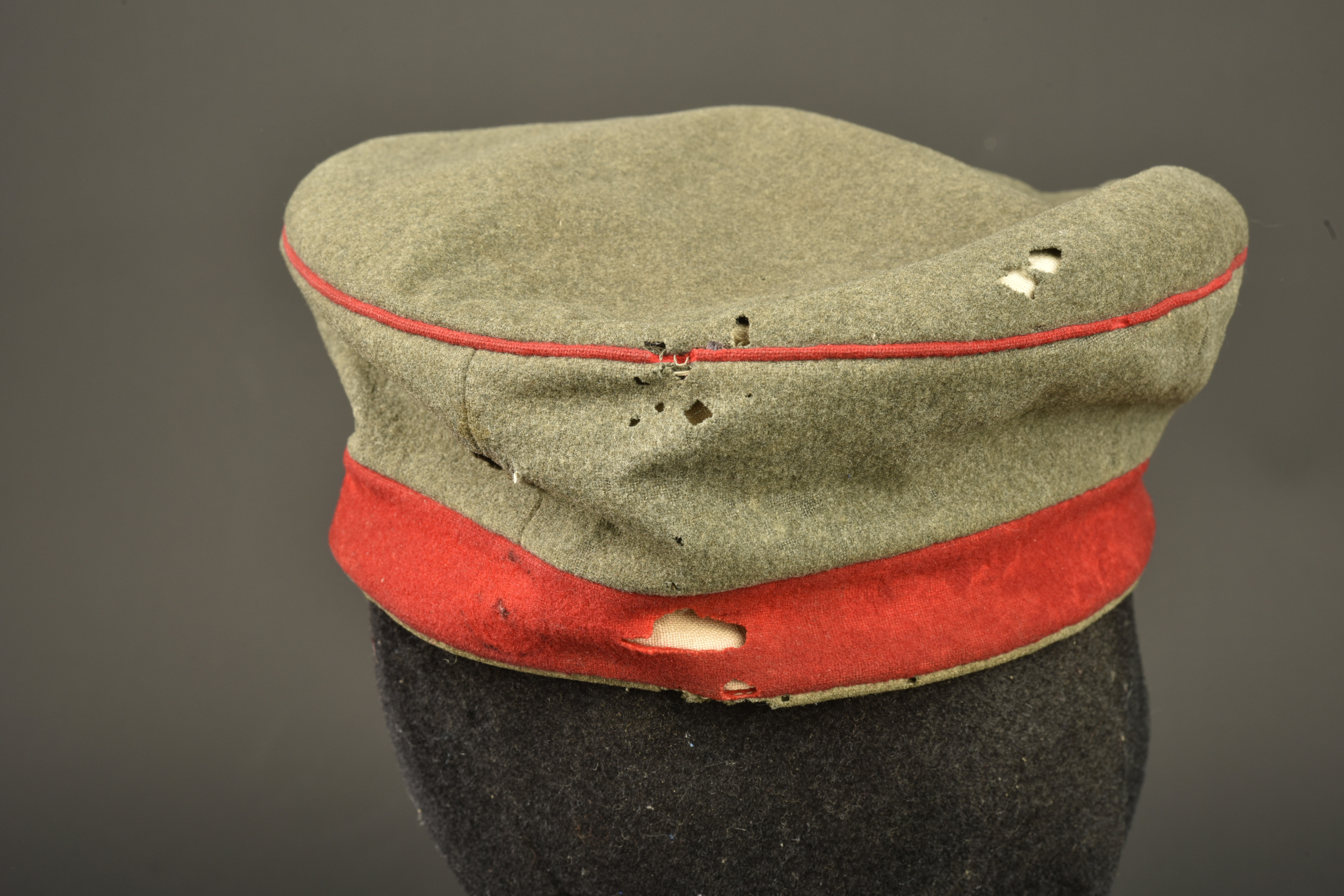 Mutze feldgrau d'un soldat hessois du JR118 avec sa photo. Feldgrau visor cap of a Hessian soldier from Infantry Regiment 118 with his photograph — photo 6
