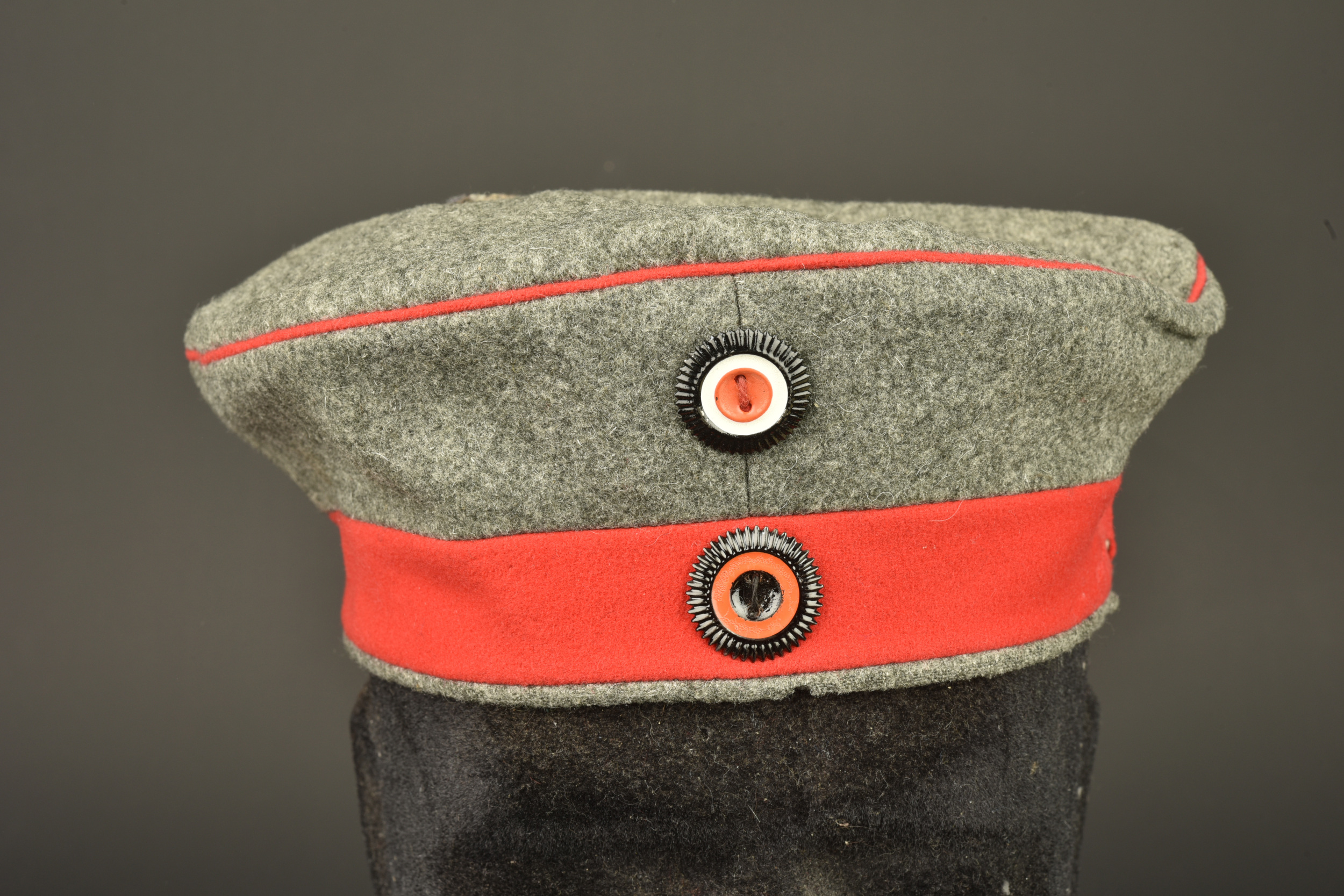 Mutze M1907 feldgrau du Wurttemberg. Model 1907 feldgrau visor cap of Württemberg — photo 1