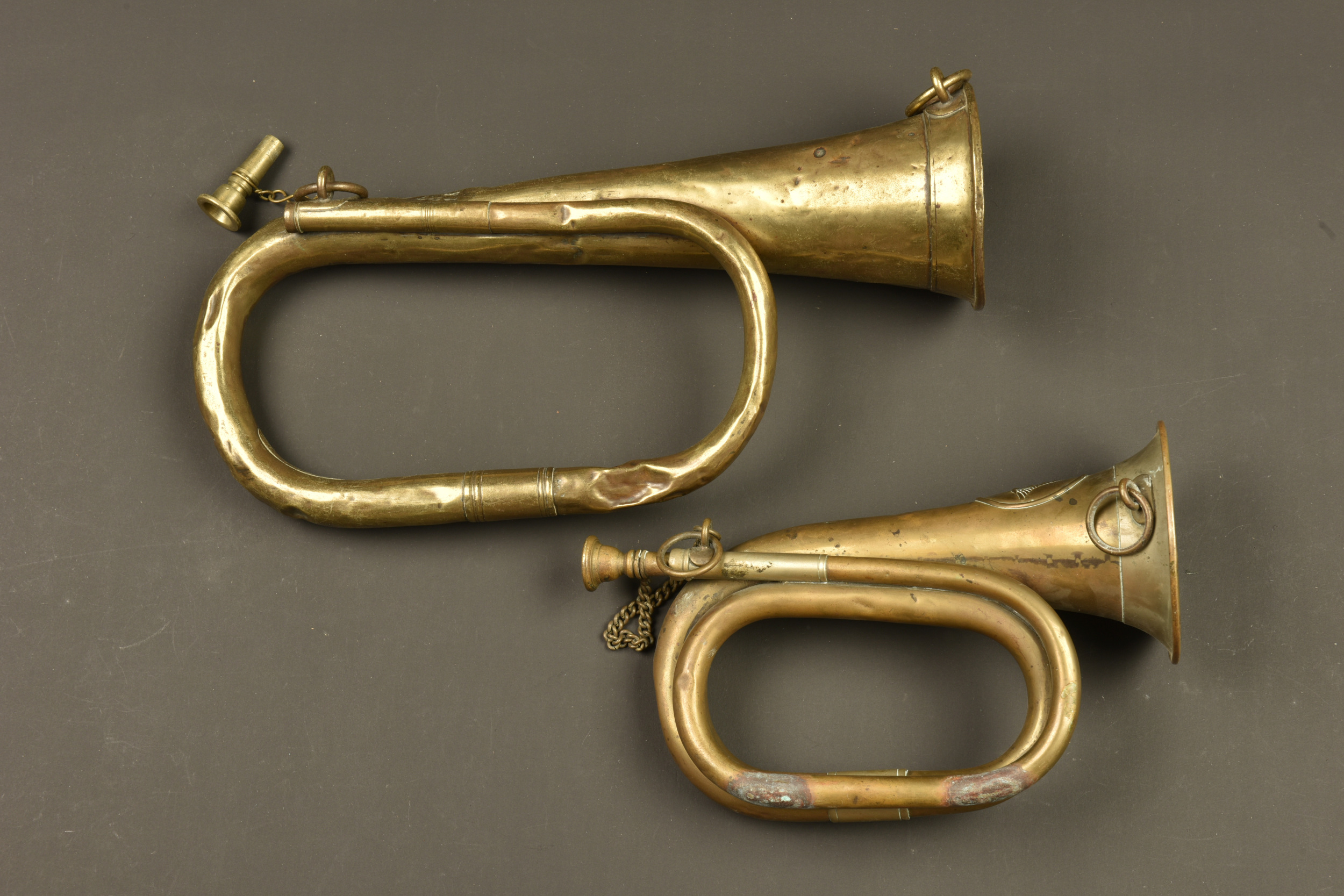Signalhorn prussien et trompette du GR123 Wurttemberg. Prussian signal horn and trumpet of Württemberg Grenadier Regiment 123 — photo 1