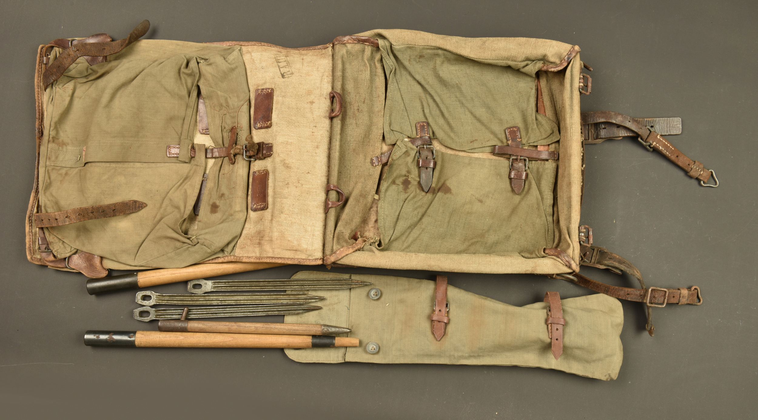 Tornister allemand 1918 et étui de piquets de tente. German 1918 Tornister backpack and tent peg carrier — photo 6