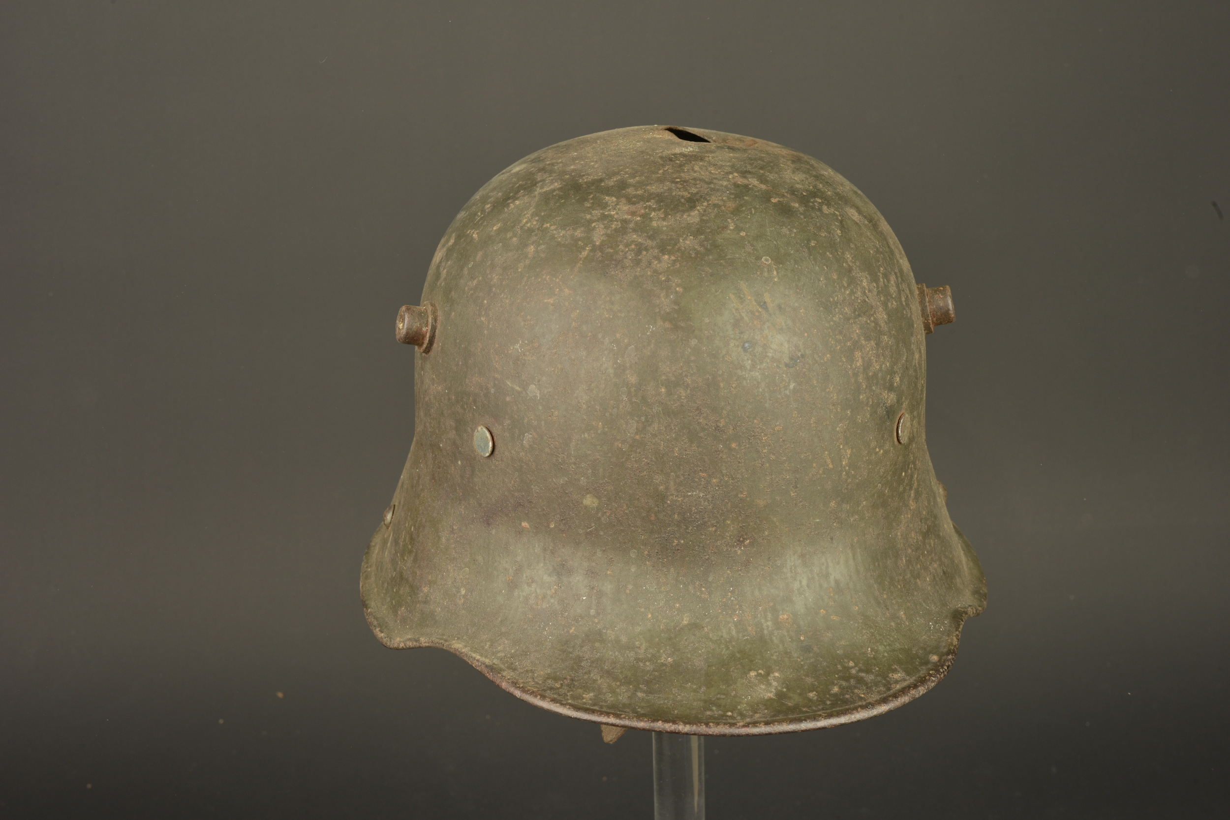 Casque allemand M1916 à impact. German Model 1916 helmet with impact damage — photo 11
