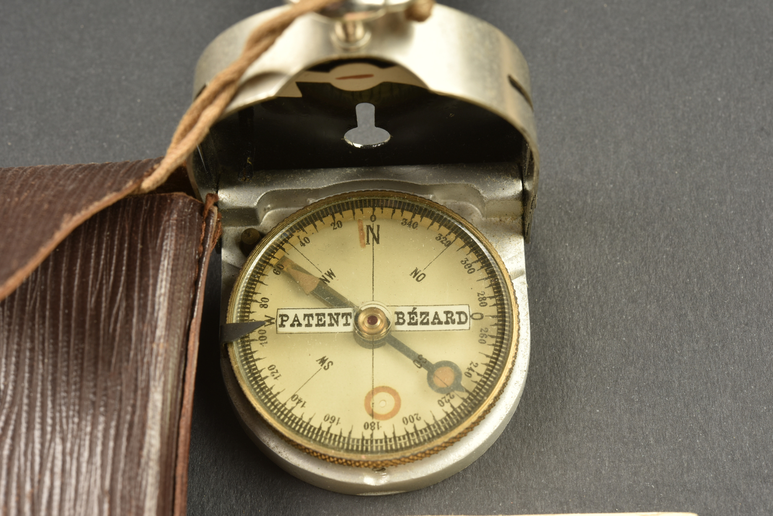 Boussole allemande d'infanterie Bezard Armeemodell I. German infantry compass Bezard Armeemodell I — photo 4