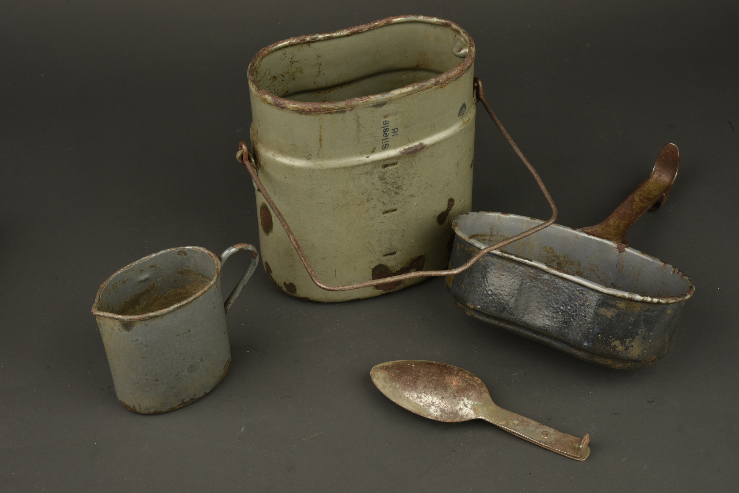 Gamelle, quart et couverts allemands. German mess tin, drinking cup and cutlery set — photo 6