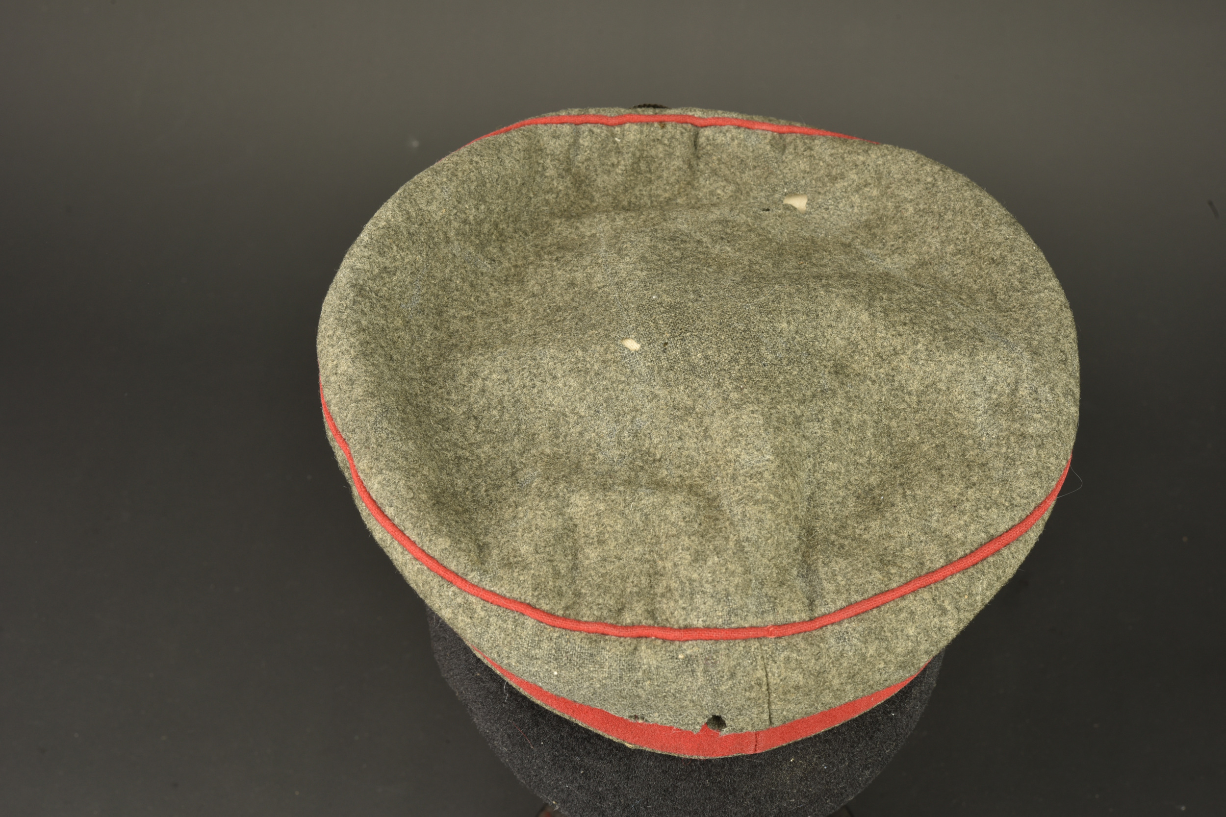 Mutze M1907 feldgrau d'infanterie prussienne. Model 1907 feldgrau visor cap of Prussian infantry — photo 6