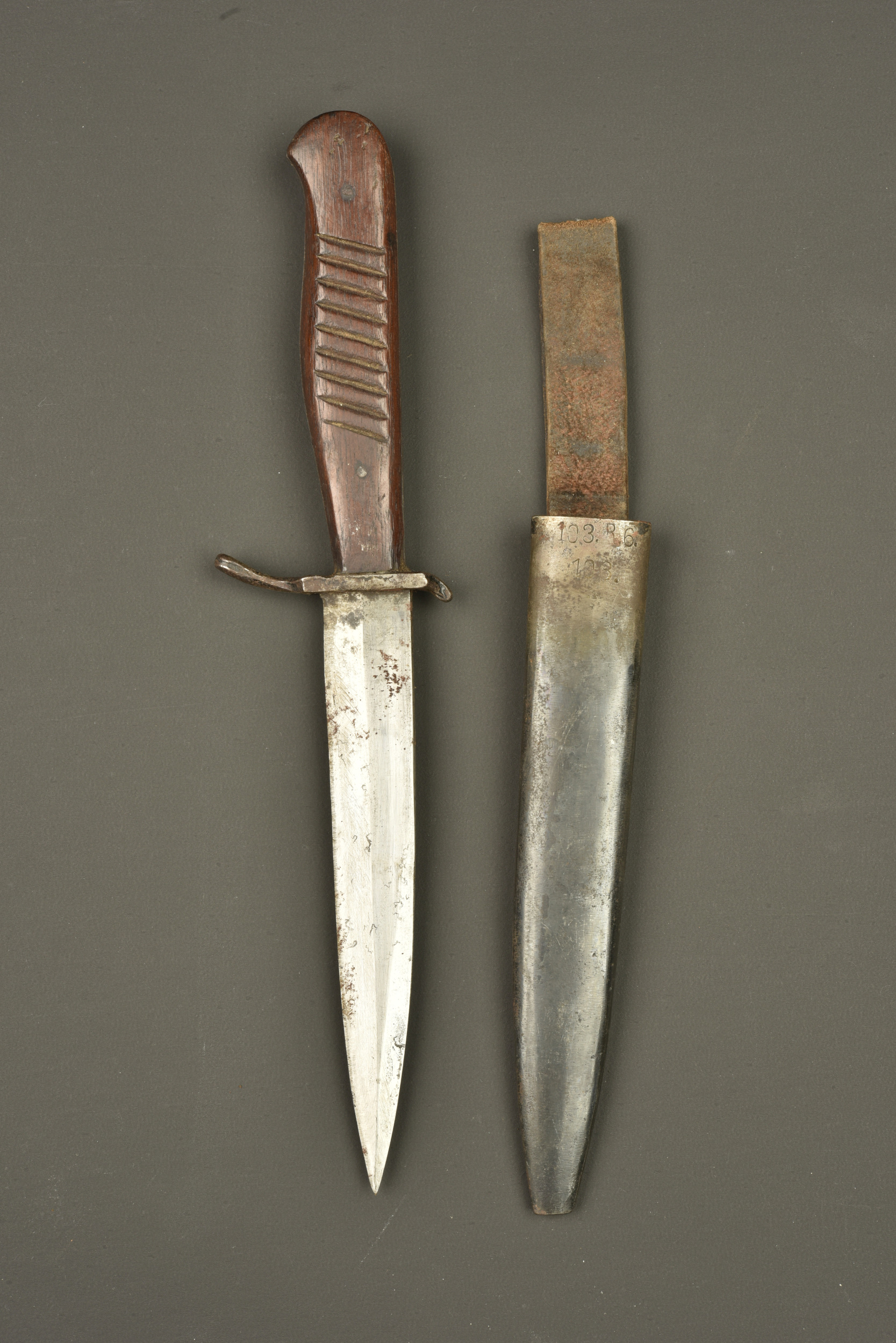 Poignard de combat allemand régimenté 103R saxon. Regimentally marked German combat knife of Saxon Infantry Regiment 103 — photo 4