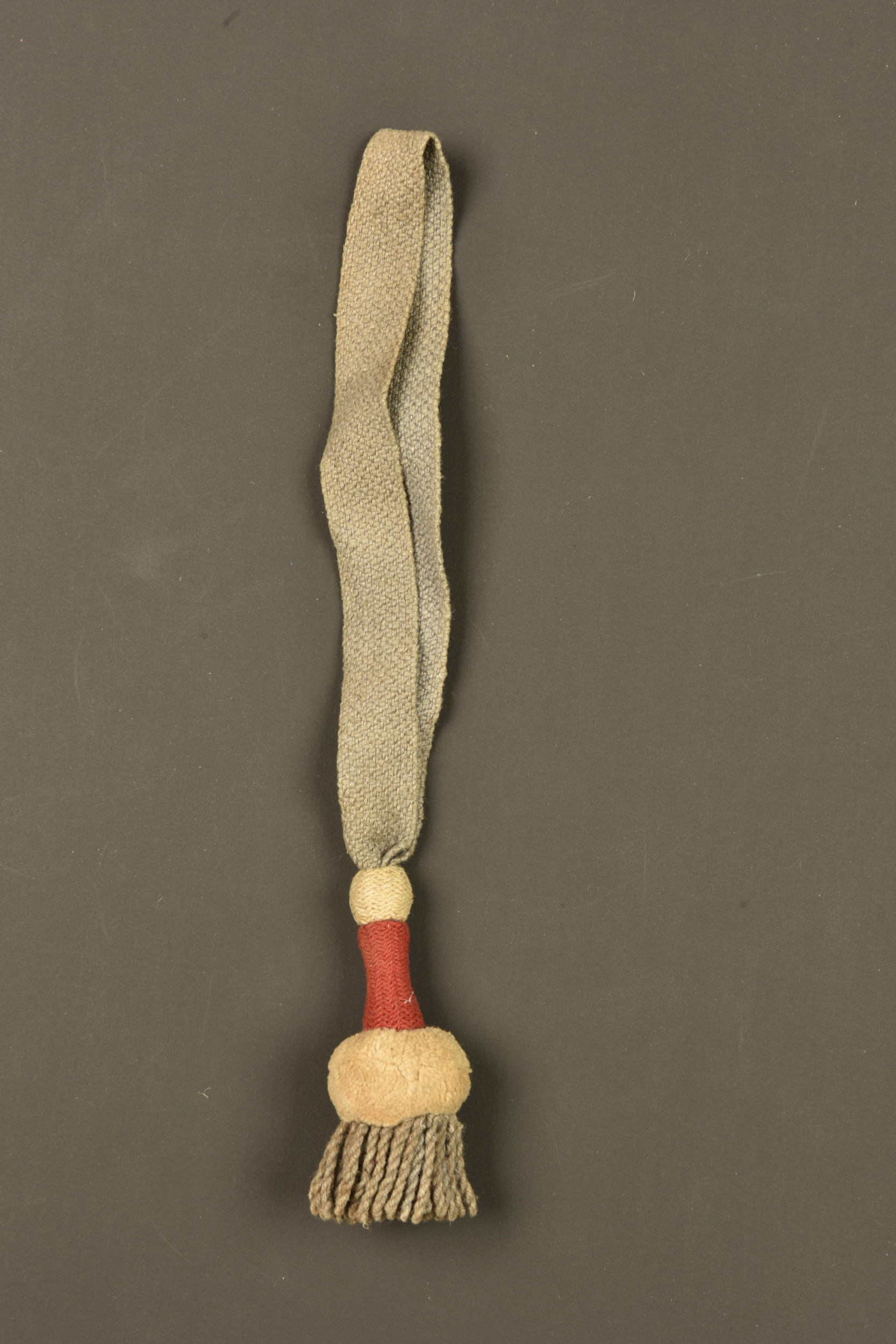 Dragonne courte feldgrau 5e Compagnie troupes à pied. Short feldgrau sword knot for 5th Company infantry troops — photo 1