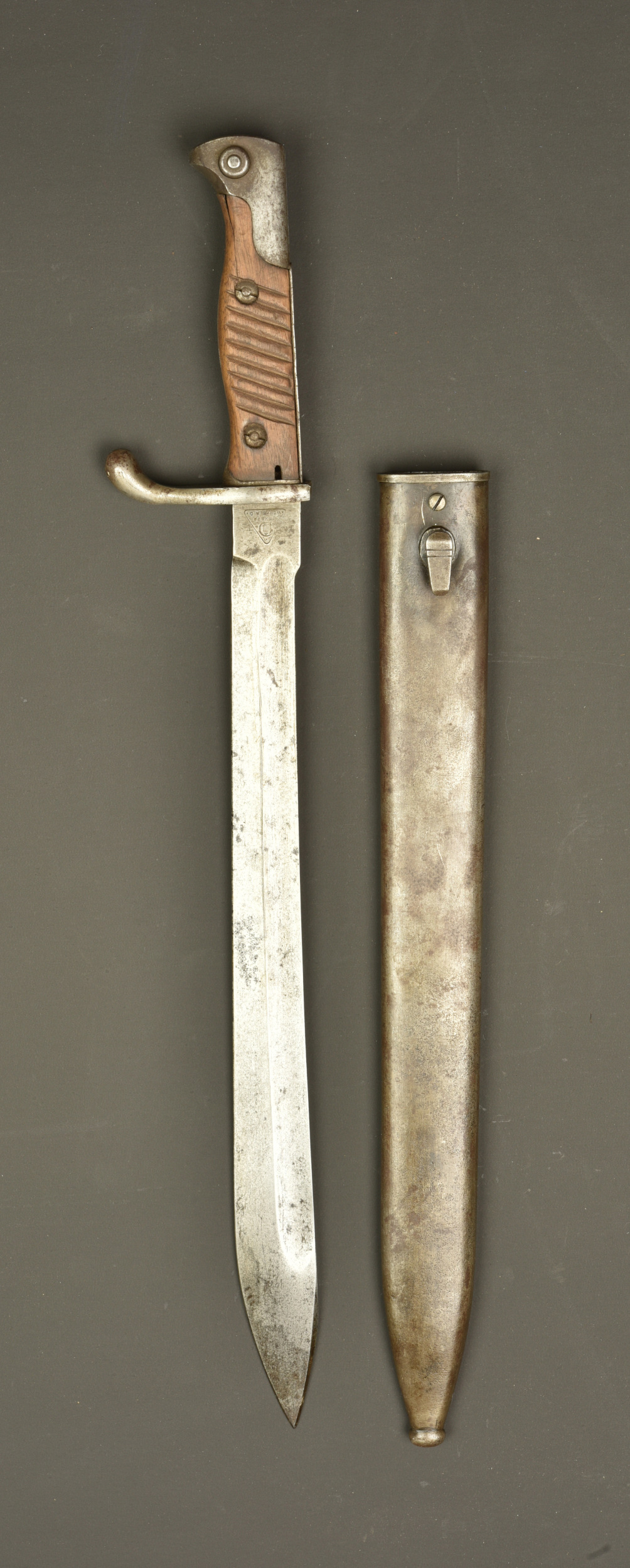 Baïonnette allemande 98-05 dents de scie meulées. German 98/05 bayonet with ground sawback — photo 1