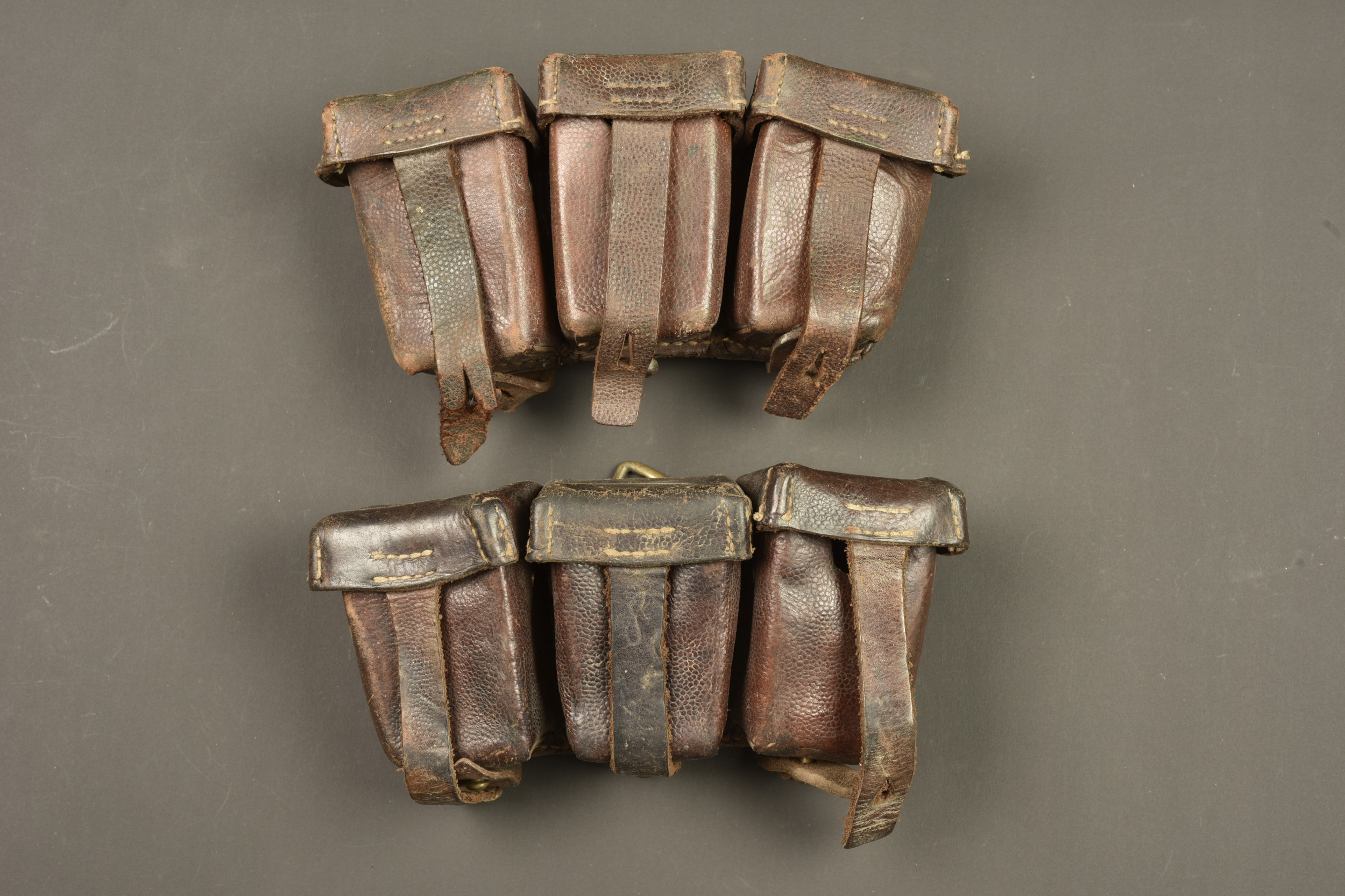Lot de 2 cartouchières allemandes M1909. Lot of two German Model 1909 ammunition pouches — photo 1
