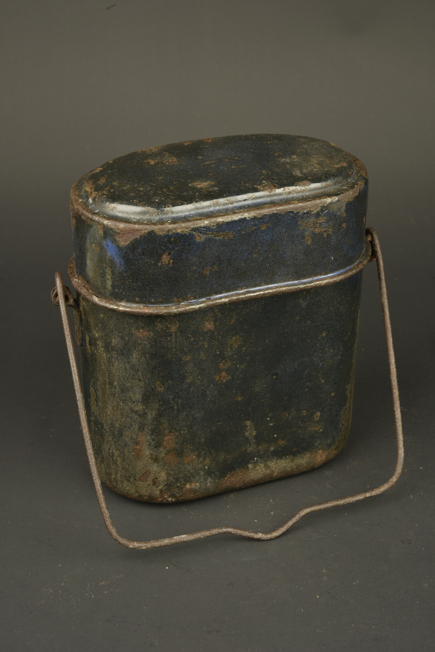 Gamelle, quart et couverts allemands. German mess tin, drinking cup and cutlery set — photo 4