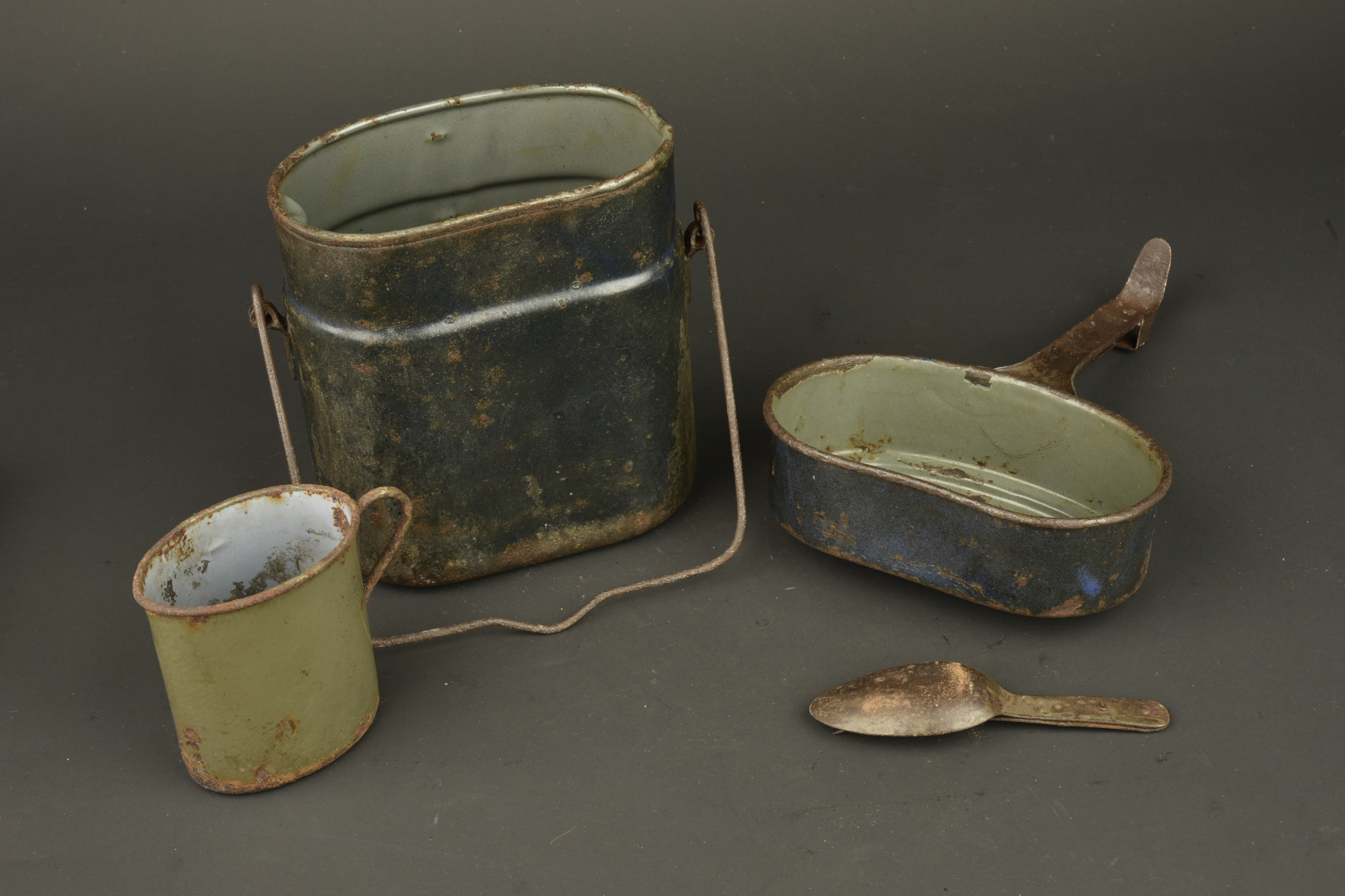 Gamelle, quart et couverts allemands. German mess tin, drinking cup and cutlery set — photo 6