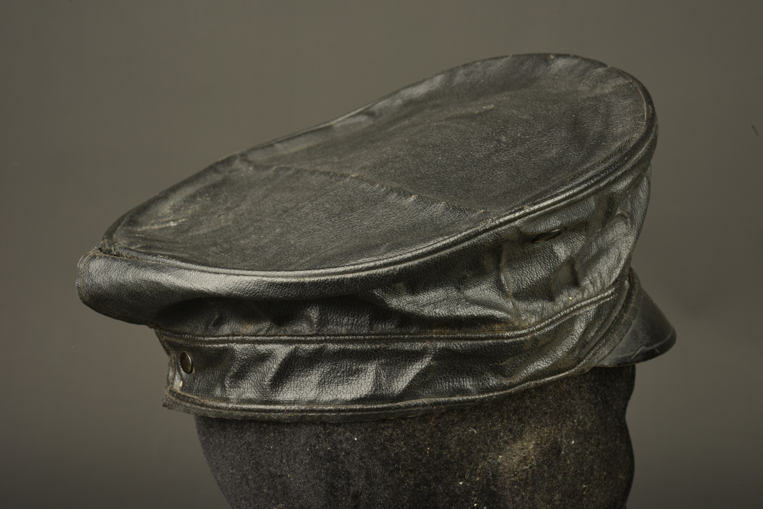 Casquette de Landsturm prussien en toile cirée. Prussian Landsturm visor cap in oilcloth — photo 10