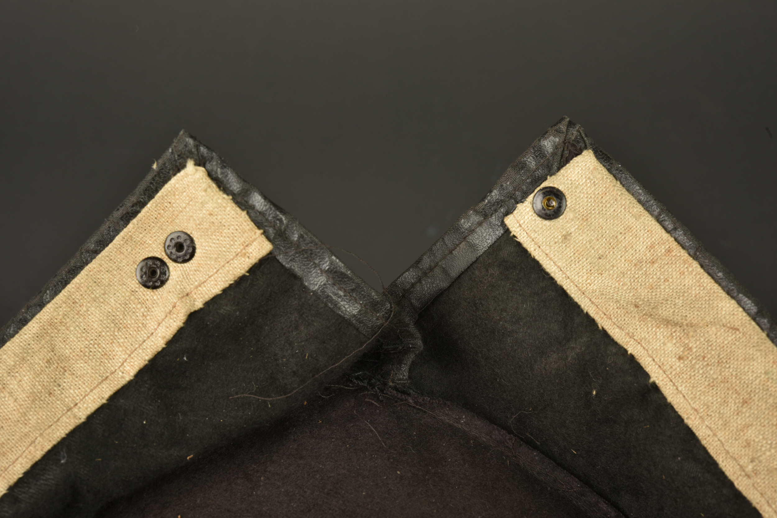 Casquette de Landsturm prussien en toile cirée. Prussian Landsturm visor cap in oilcloth — photo 2