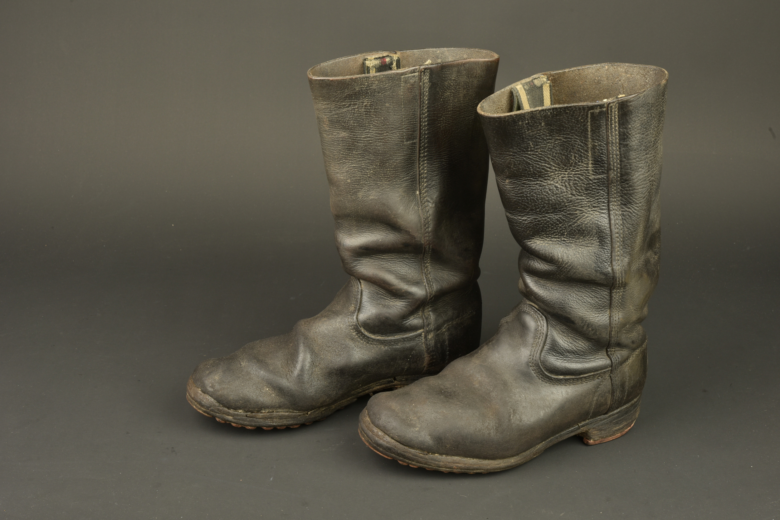 Paire de bottes allemandes. Pair of German boots — photo 2