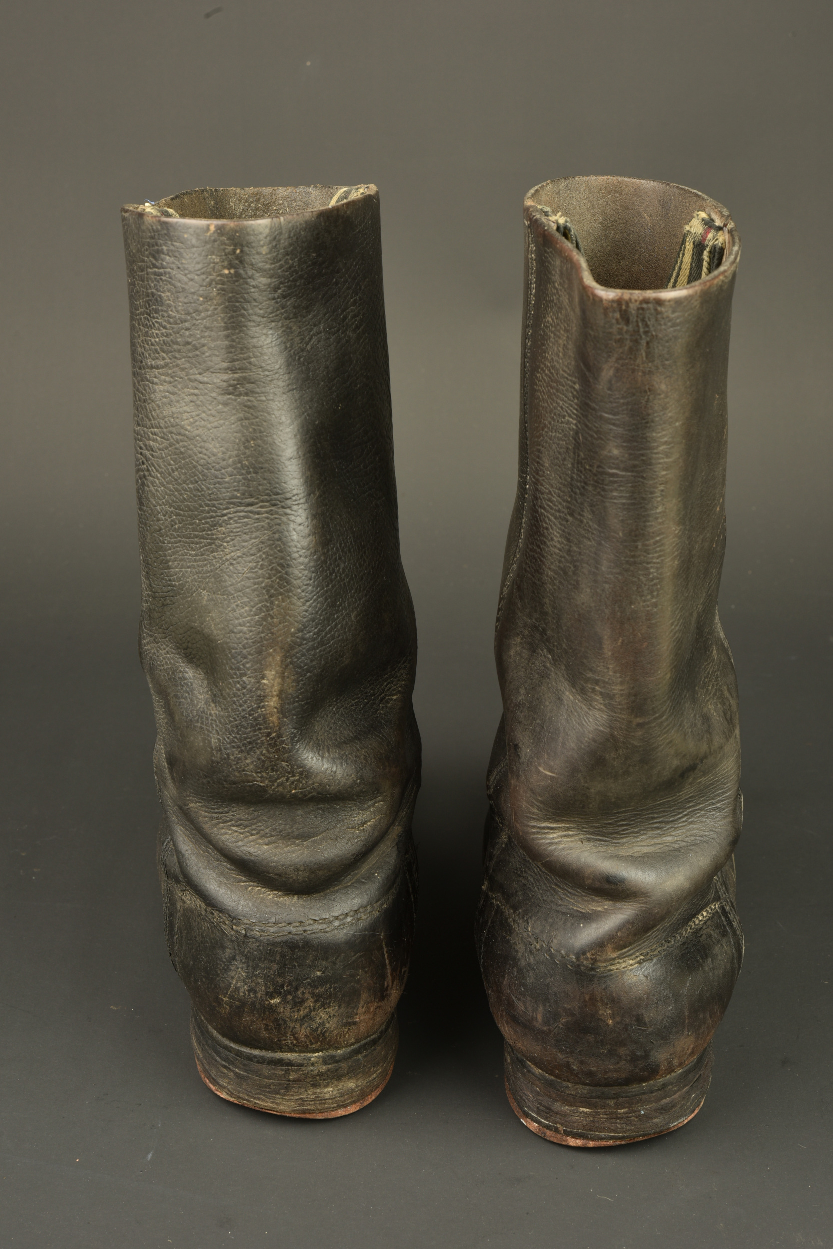 Paire de bottes allemandes. Pair of German boots — photo 3