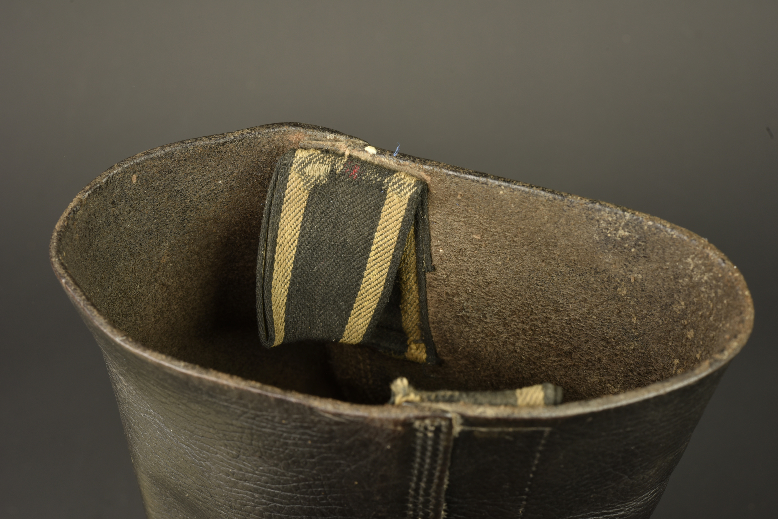 Paire de bottes allemandes. Pair of German boots — photo 6
