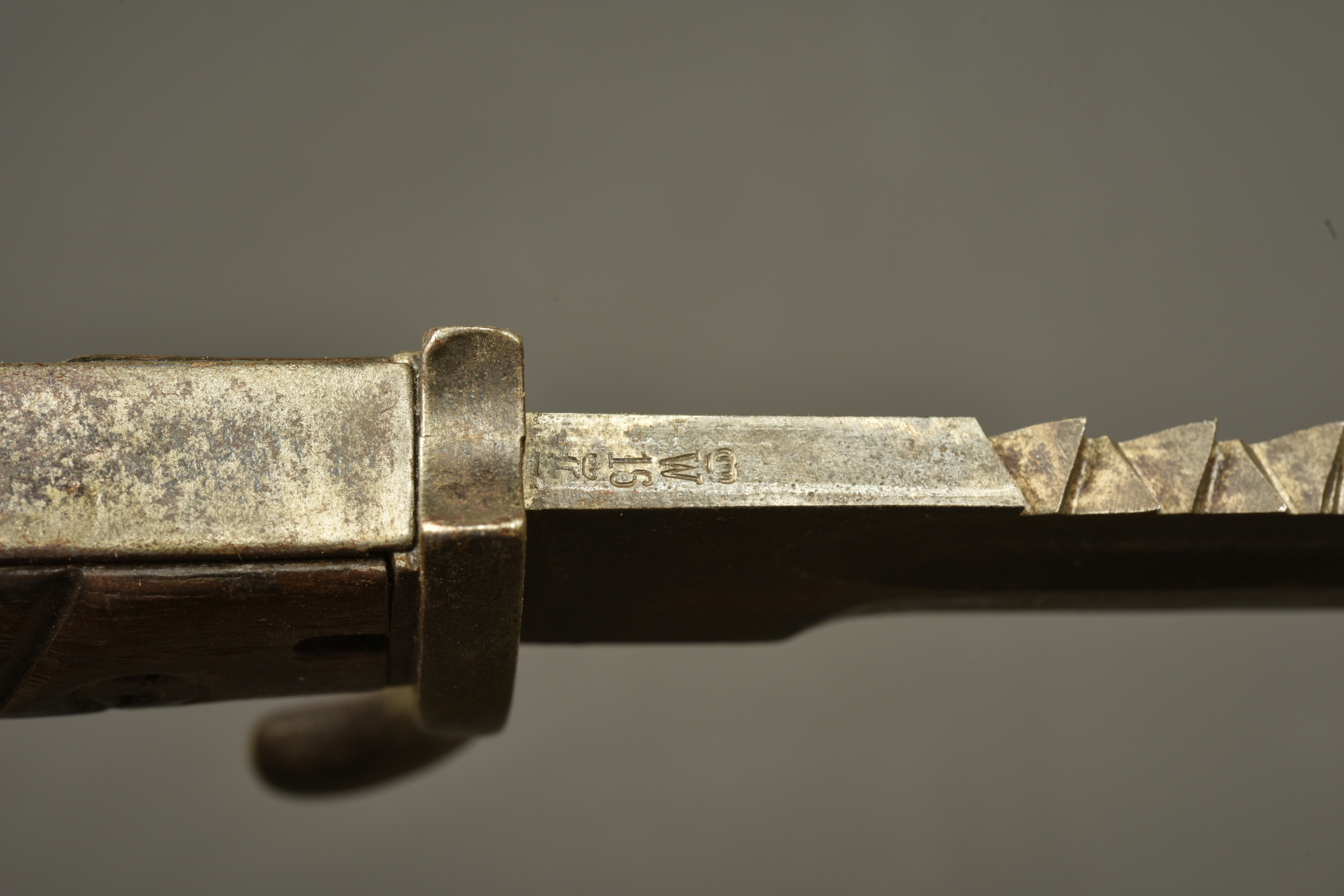 Baïonnette allemande 98-05 dents de scie. German 98/05 sawback bayonet — photo 2