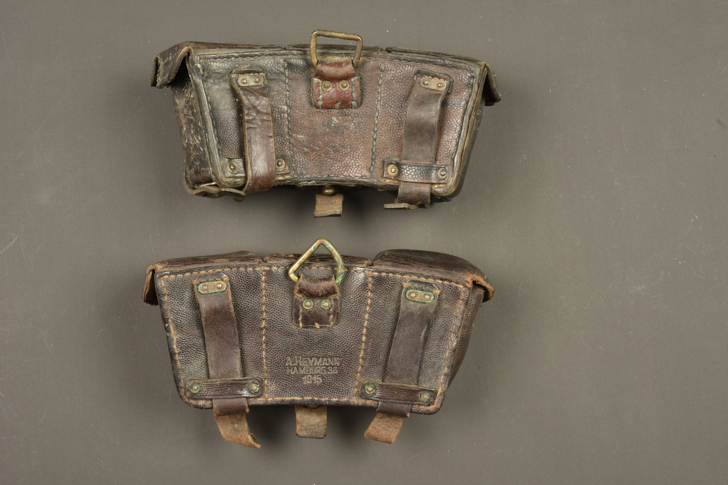 Lot de 2 cartouchières allemandes M1909. Lot of two German Model 1909 ammunition pouches — photo 4