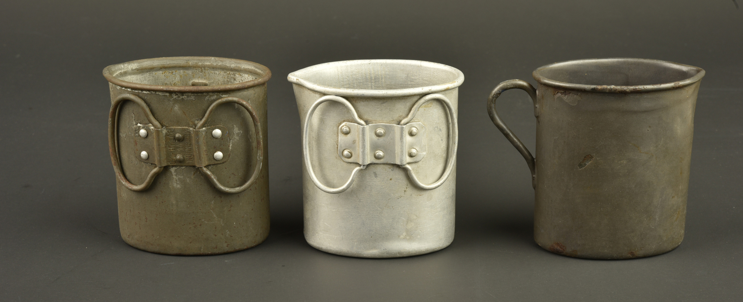Lot de 3 quarts allemands de différents modèles. Lot of three German drinking cups of different models — photo 5