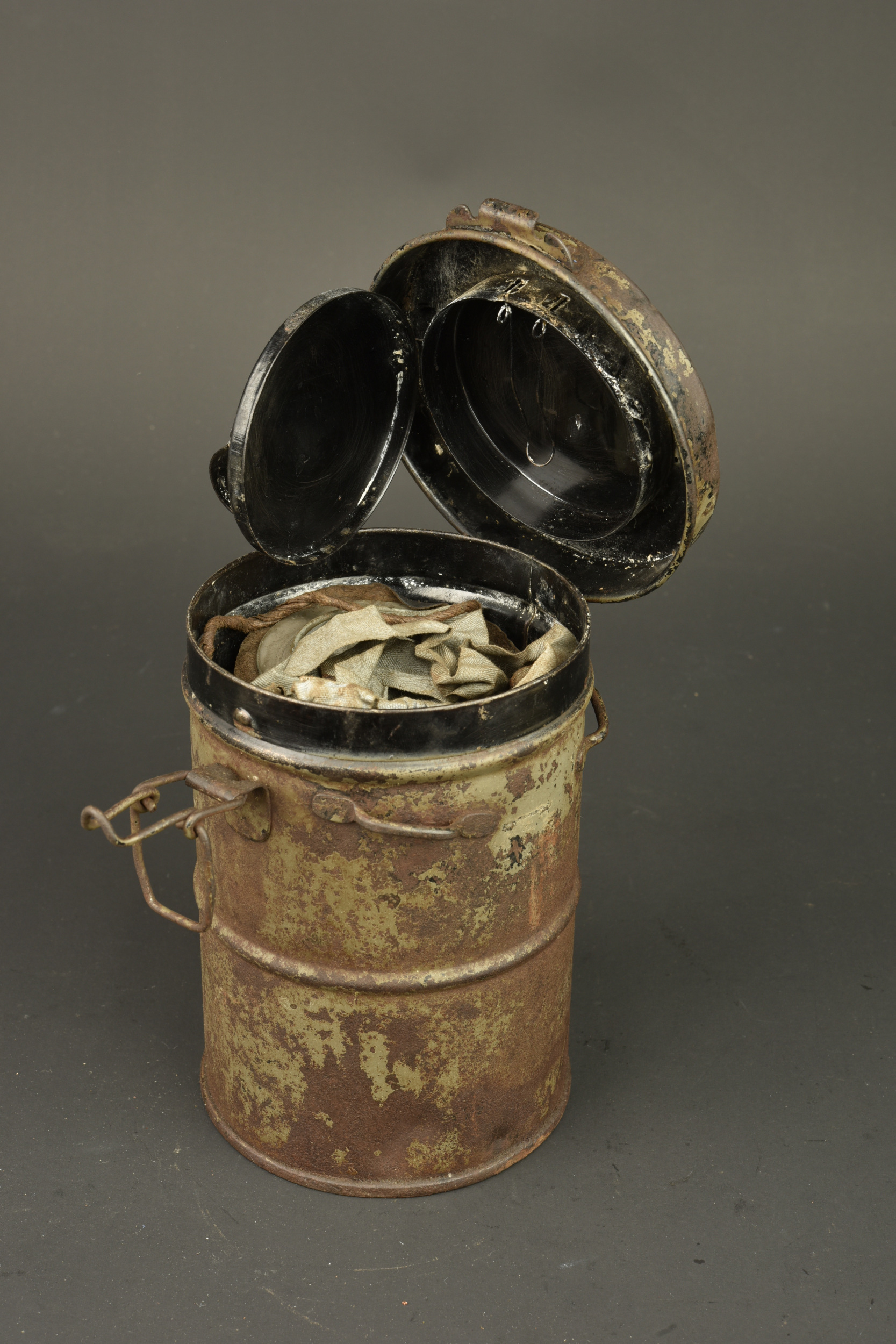 Masque anti gaz allemand Lederschutzmaske 1917. German Lederschutzmaske 1917 gas mask — photo 1