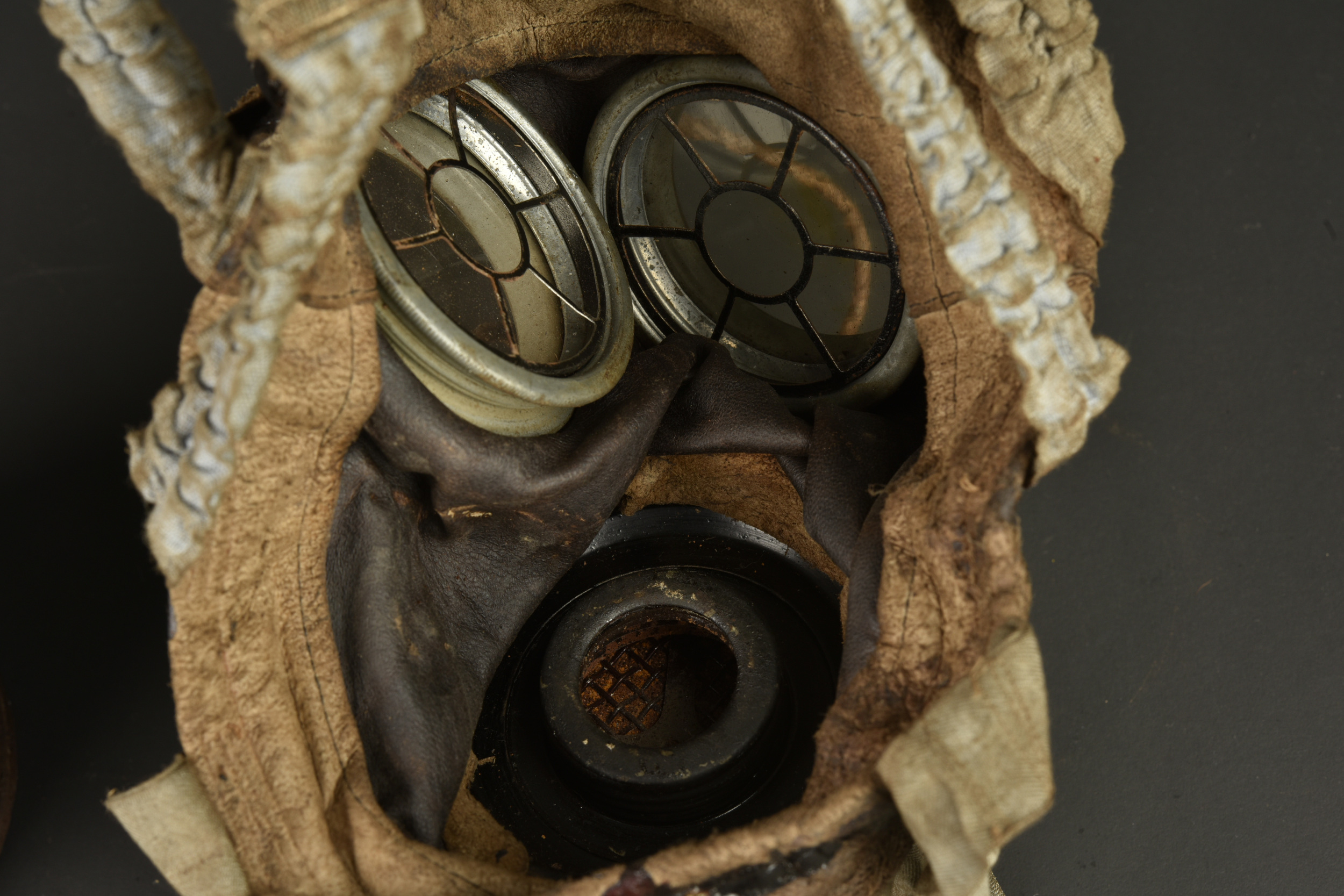 Masque anti gaz allemand Lederschutzmaske 1917. German Lederschutzmaske 1917 gas mask — photo 6