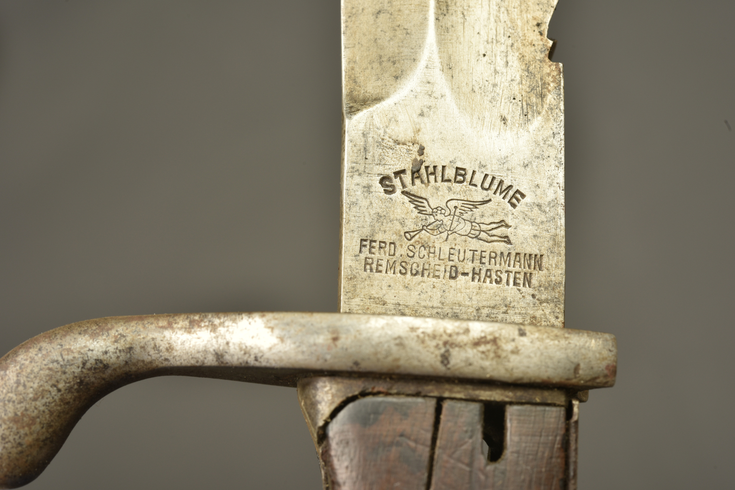 Baïonnette allemande 98-05 dents de scie. German 98/05 sawback bayonet — photo 2
