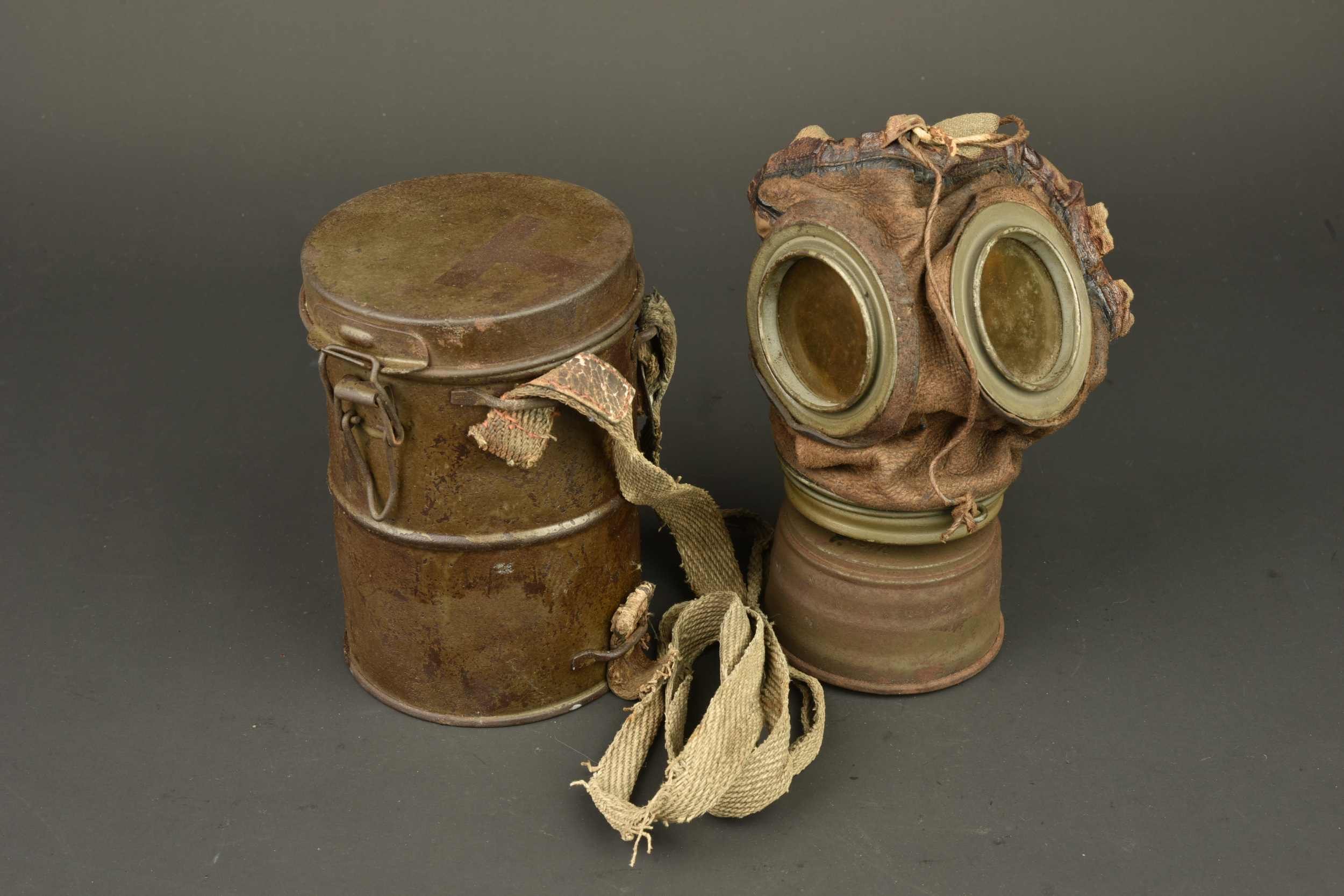 Masque anti gaz allemand Lederschutzmaske 1917. German Lederschutzmaske 1917 gas mask — photo 8