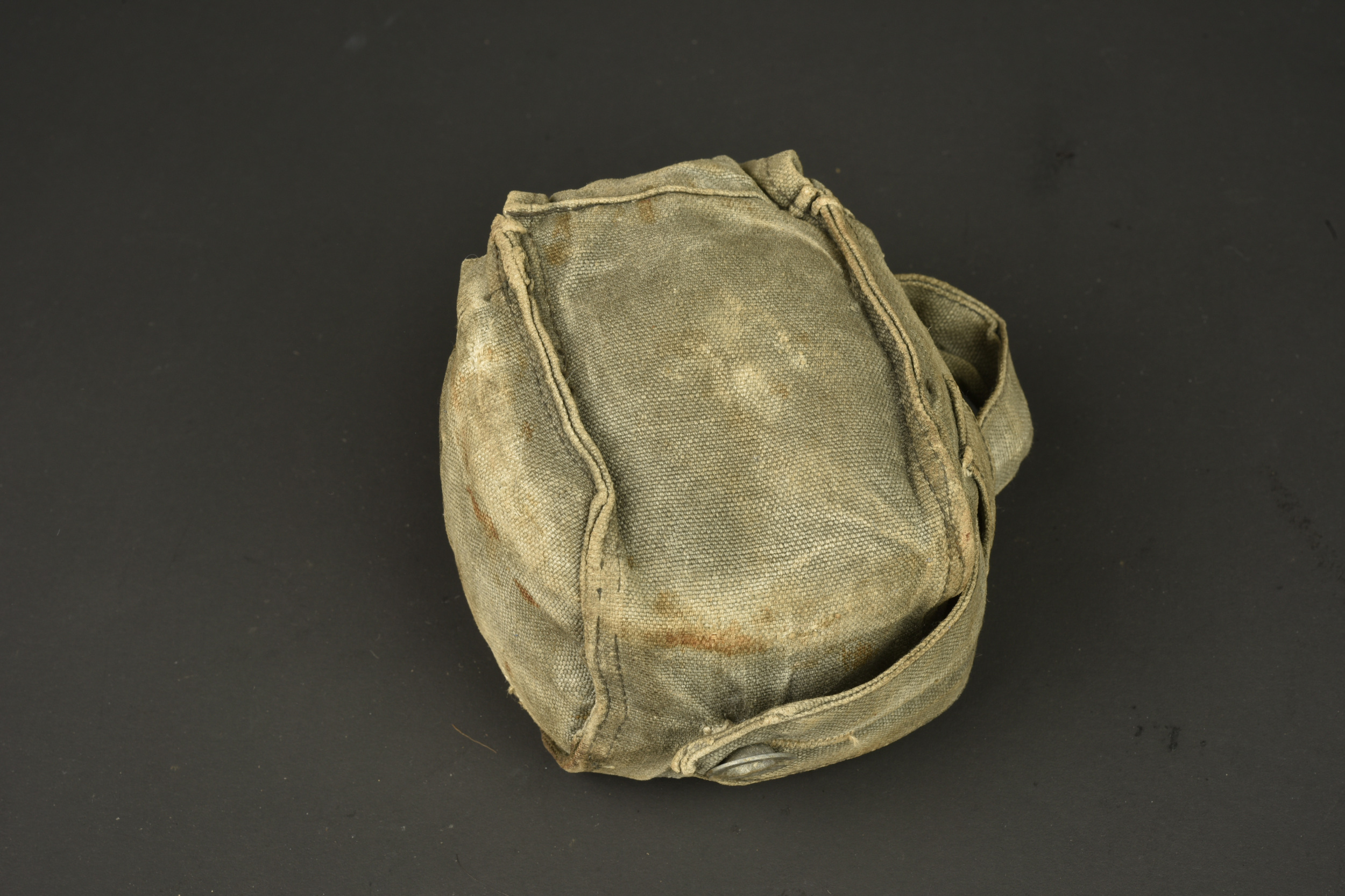 Pochette en toile pour cartouche anti-gaz de rechange. Canvas pouch for spare anti gas filter canister — photo 6