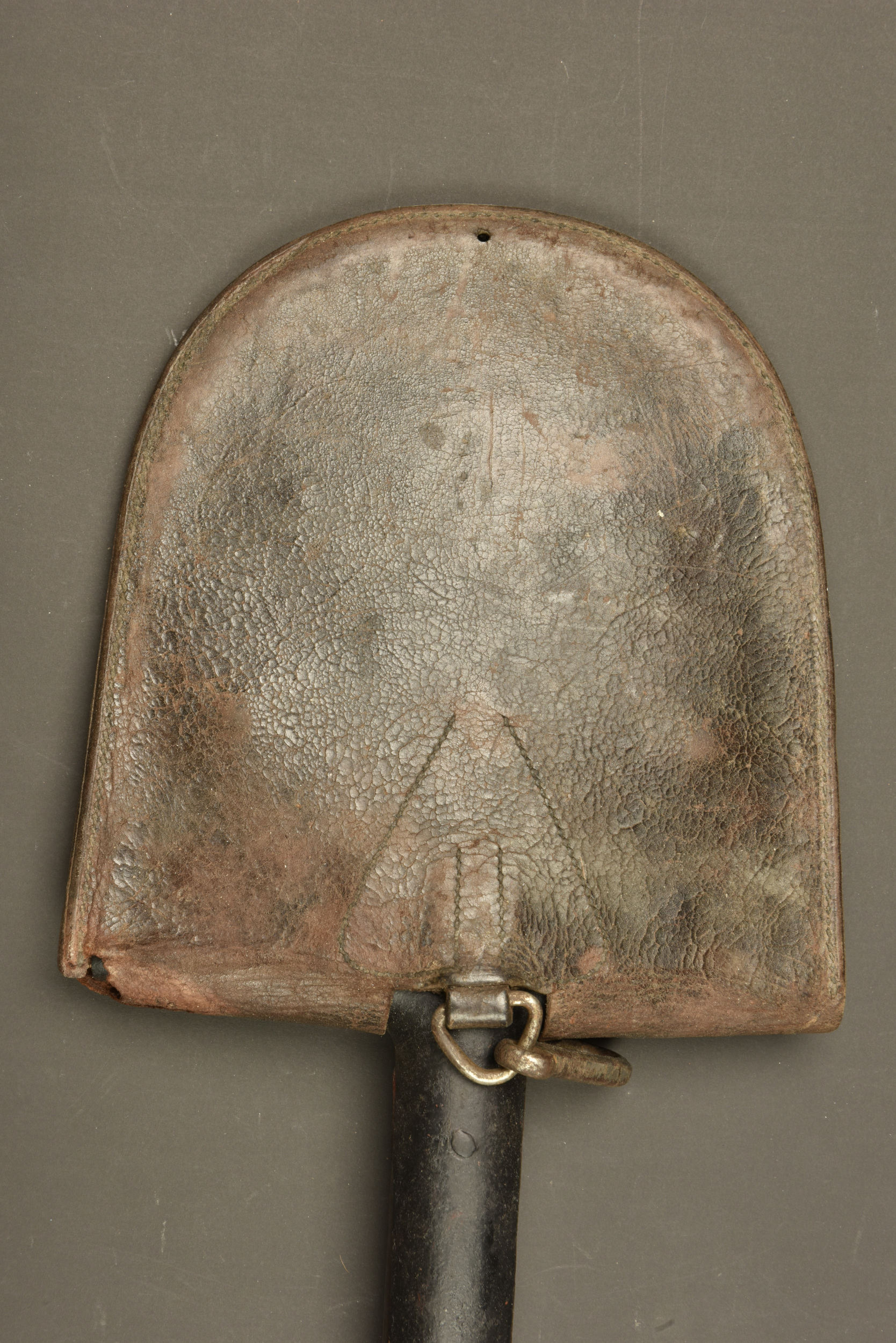 Pelle de Pionnier allemand avec son étui cuir. German Pioneer shovel with leather carrier — photo 6