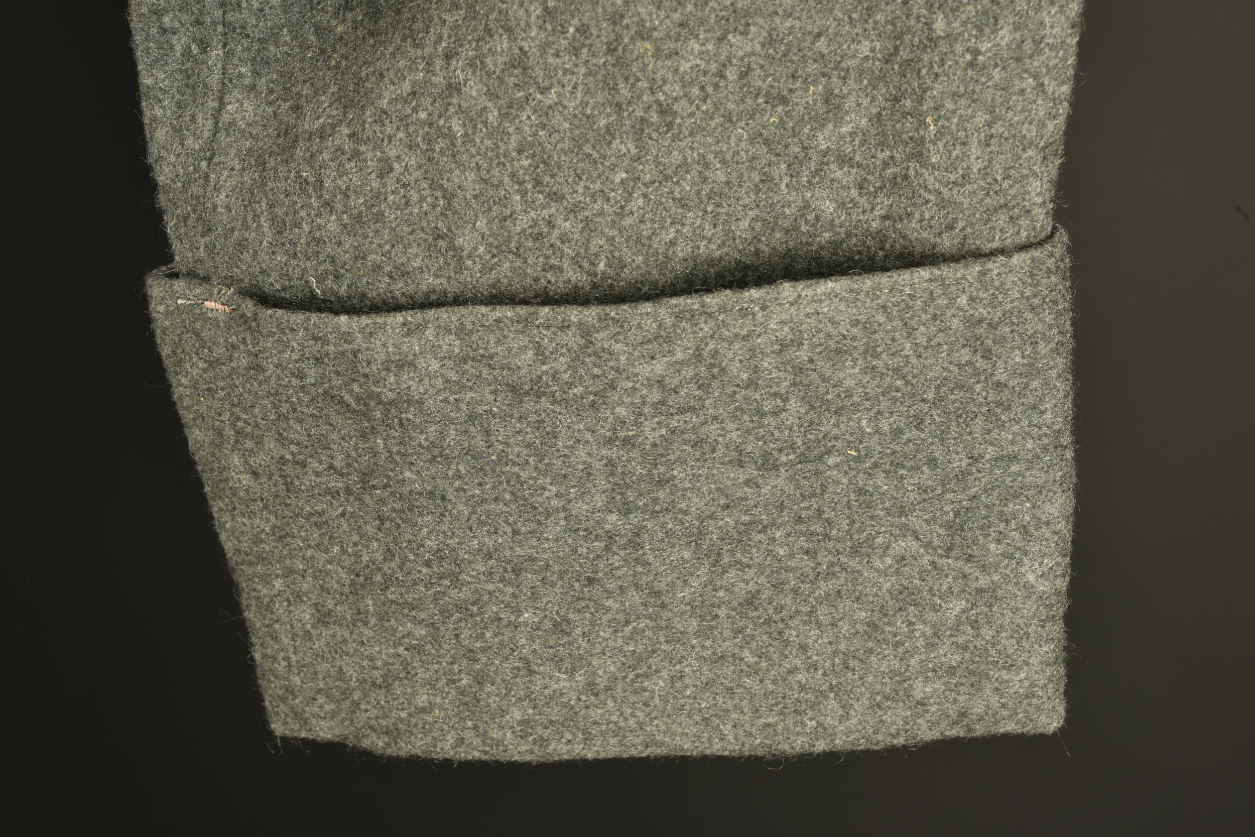Capote allemande feldgrau M1915 d'un artilleur bavarois. German feldgrau Model 1915 greatcoat of a Bavarian artilleryman. — photo 8